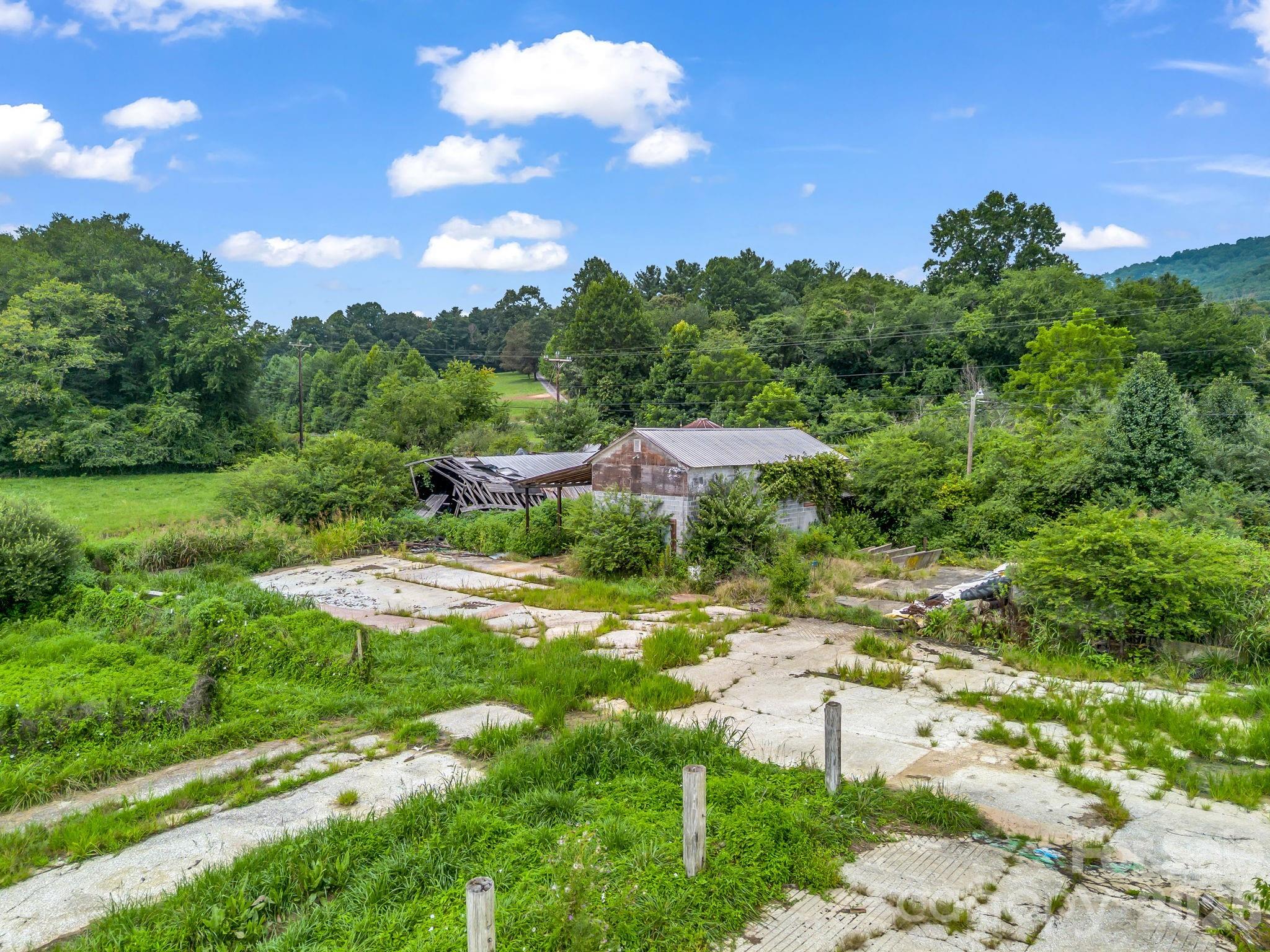 7513 Boylston Highway Property Photo 23