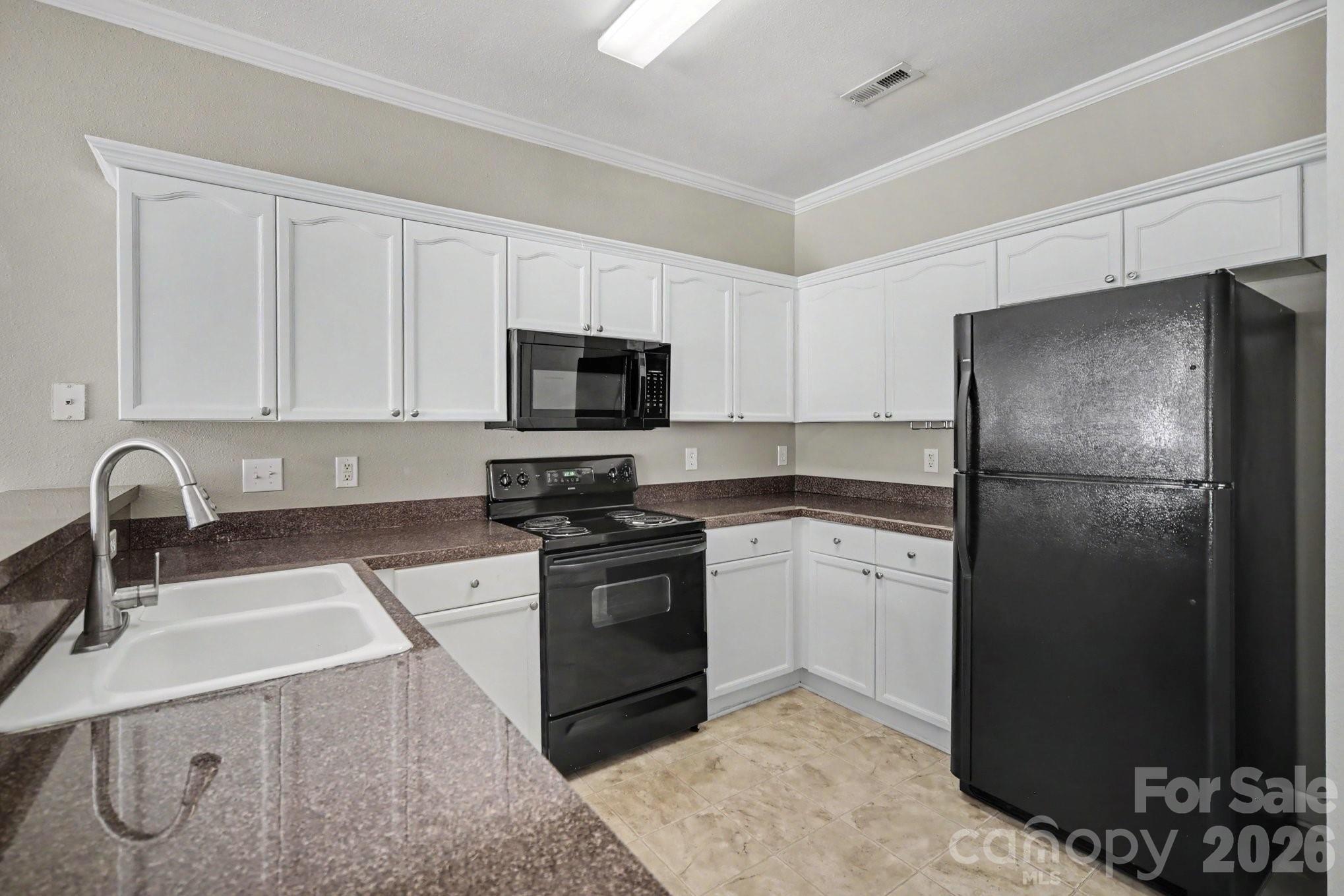 5604 Santeelah Court Property Photo 4