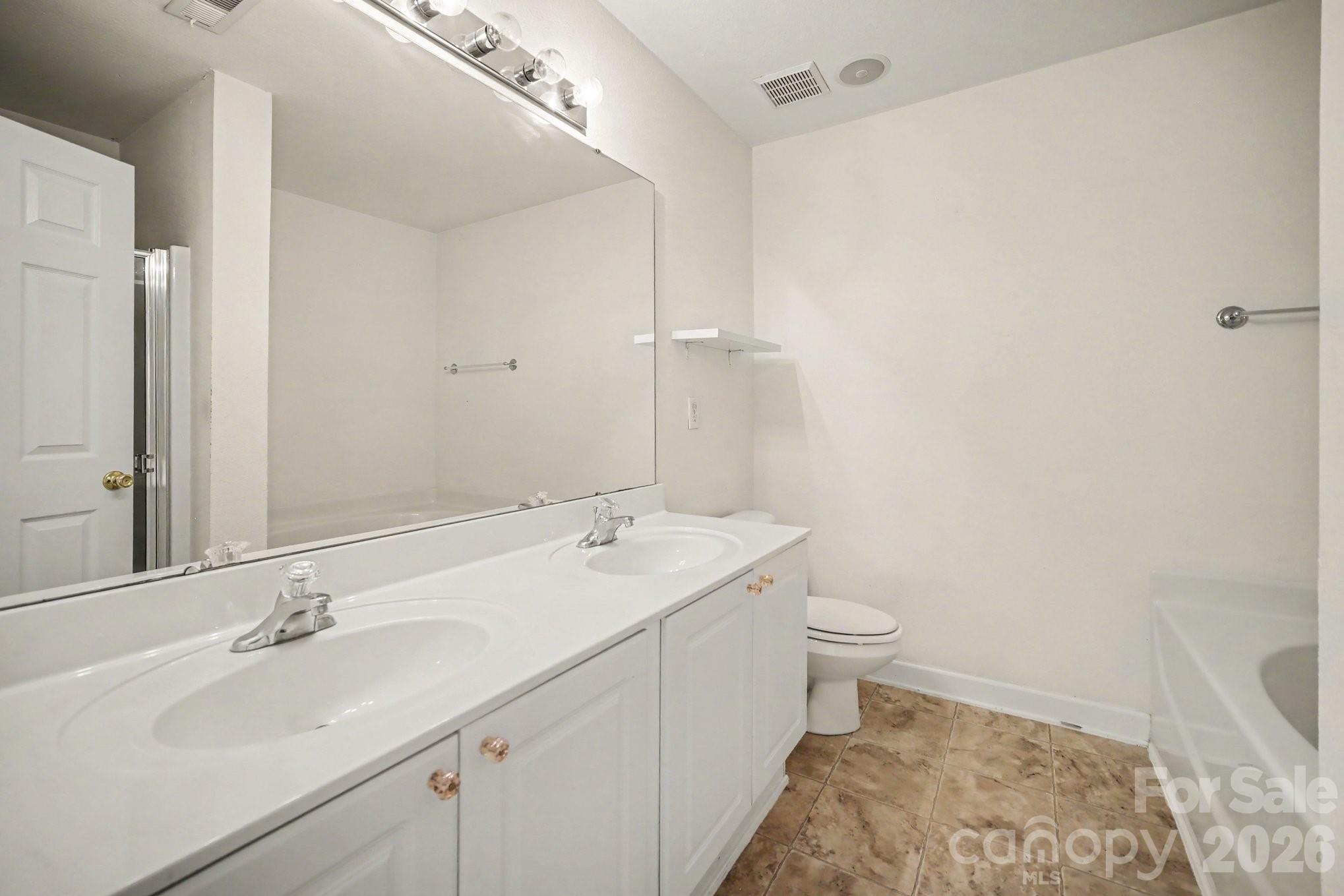 5604 Santeelah Court Property Photo 12