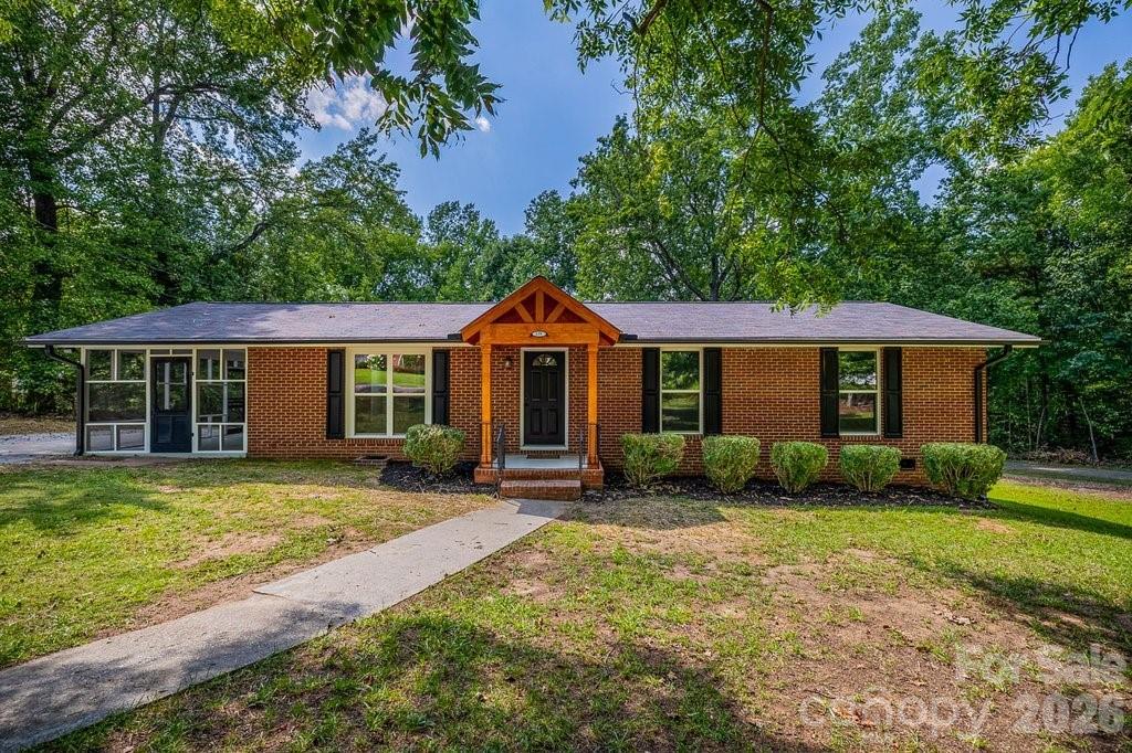 139 E Forest Drive Property Photo 2