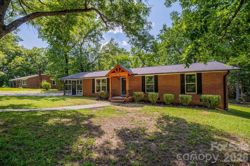139 E Forest Drive Property Photo 4