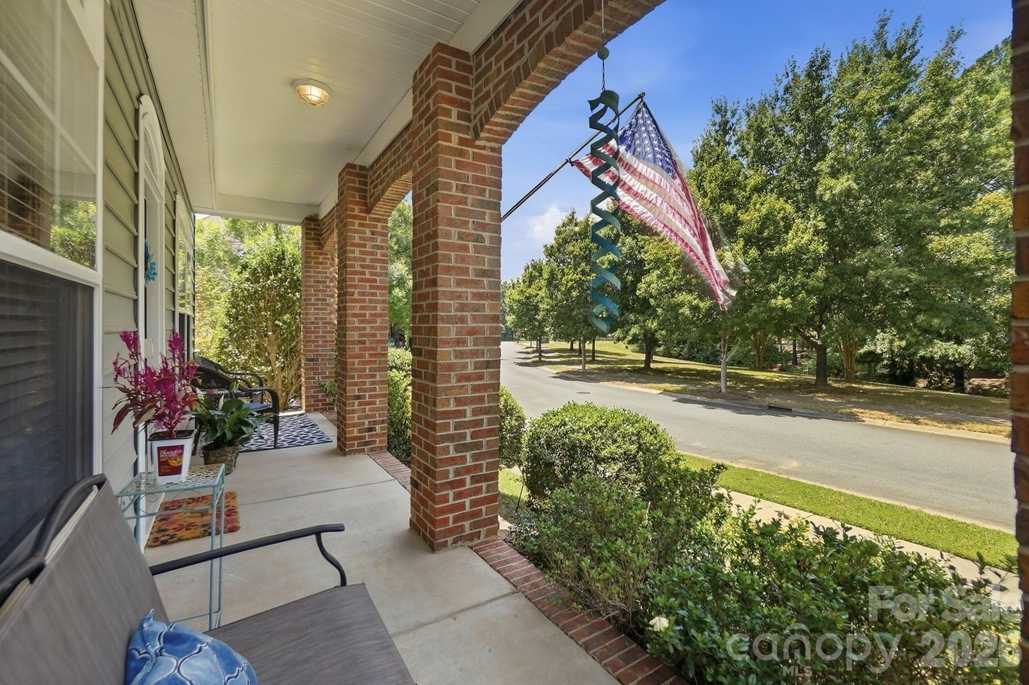 8500 Willow Branch Drive Property Photo 3