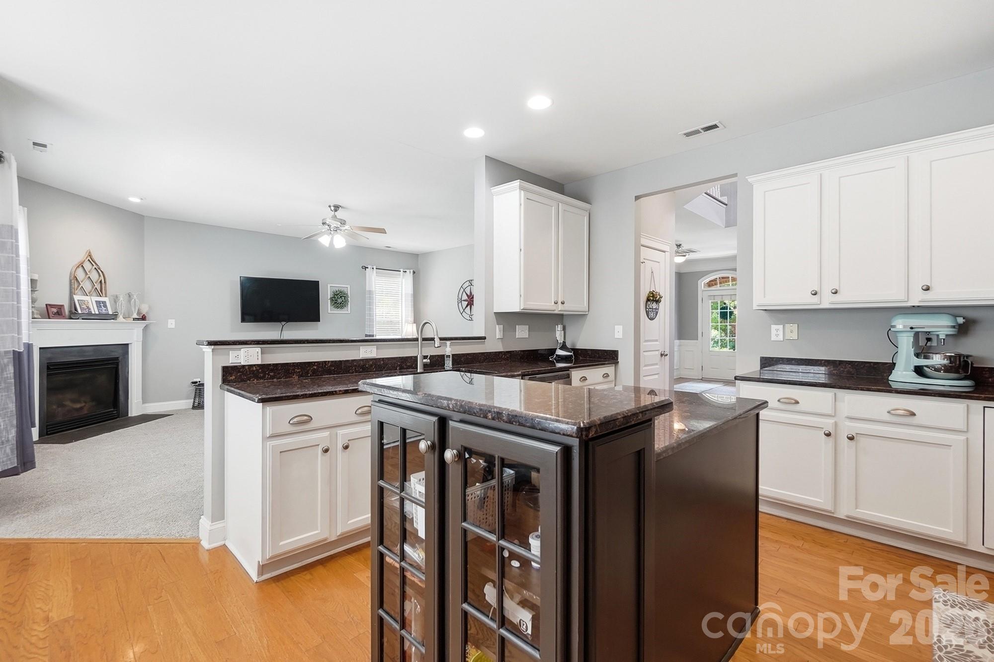 8500 Willow Branch Drive Property Photo 10