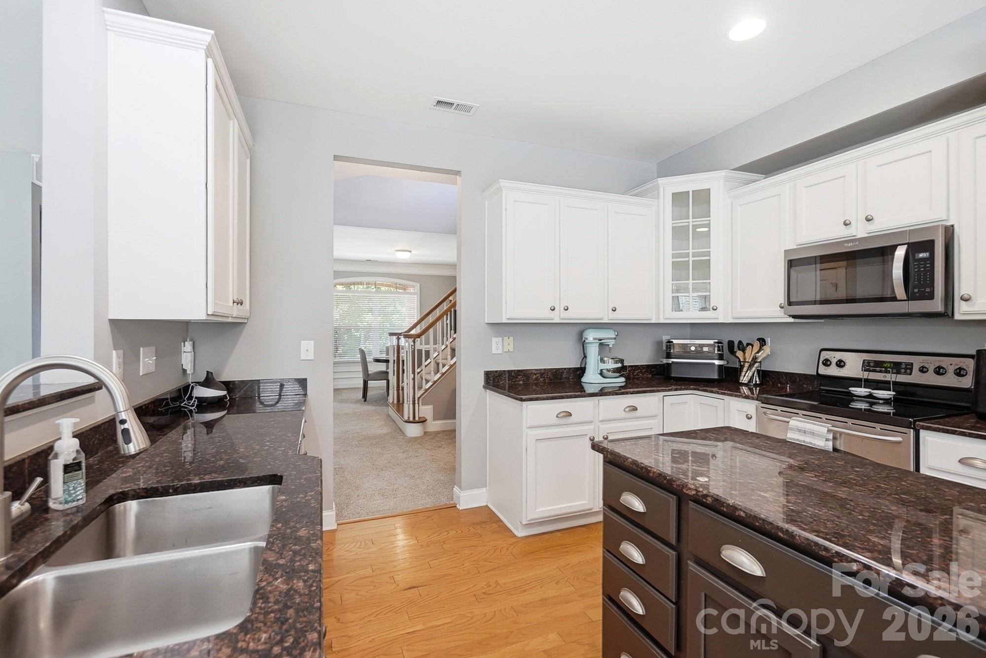 8500 Willow Branch Drive Property Photo 12