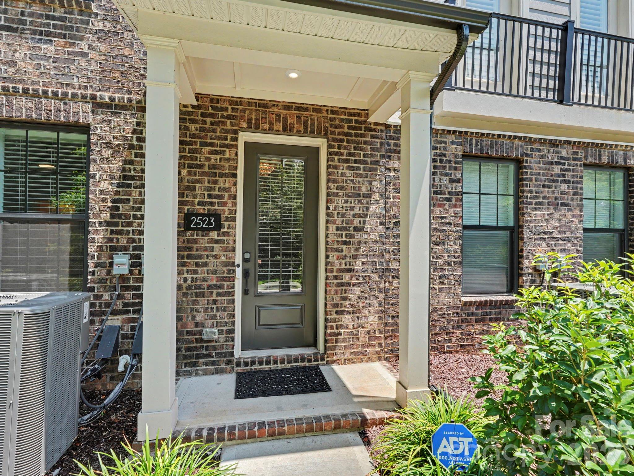 2523 Deacon Avenue Property Photo 2