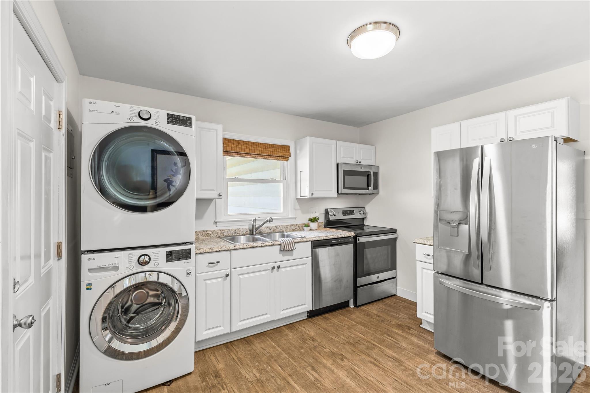3443 Airlie Street Property Photo 10