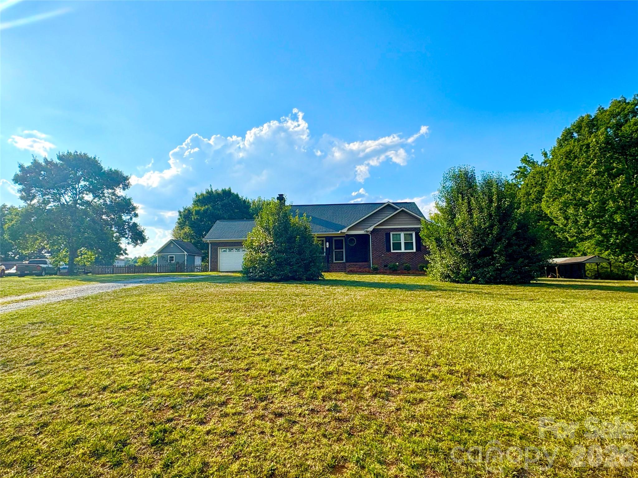 4105 Salem Pointe Drive Property Photo 1