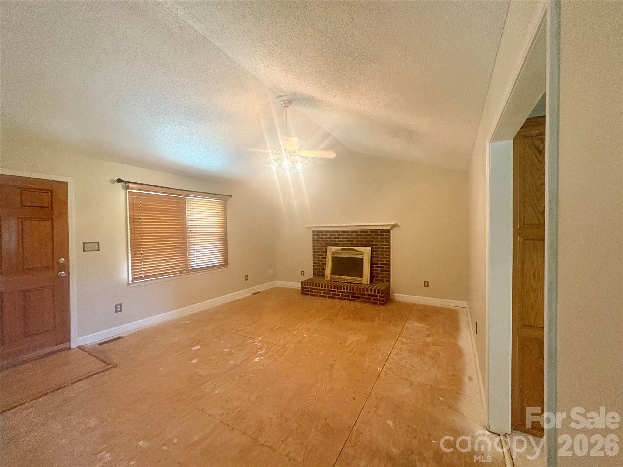4105 Salem Pointe Drive Property Photo 4