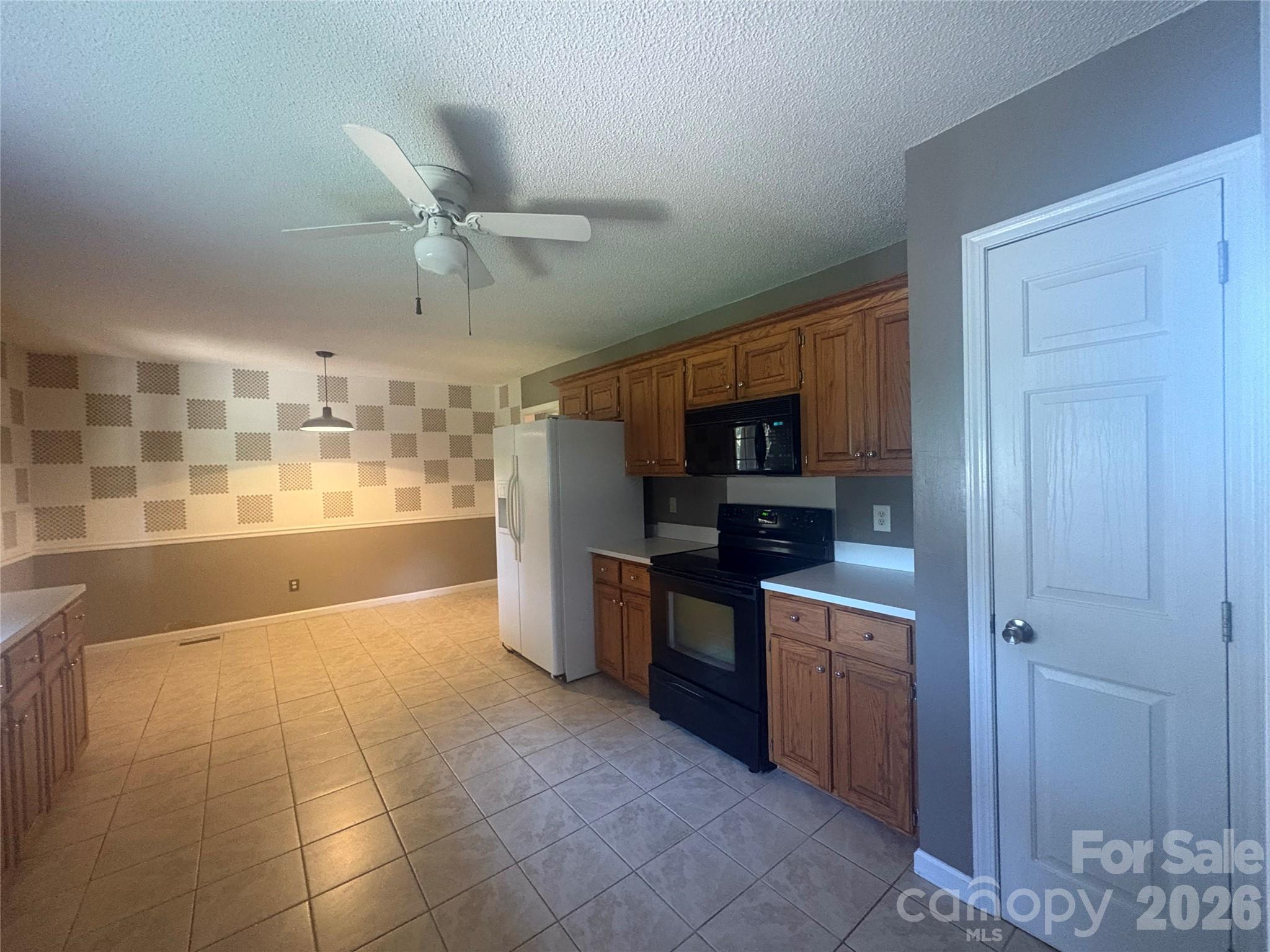 4105 Salem Pointe Drive Property Photo 6