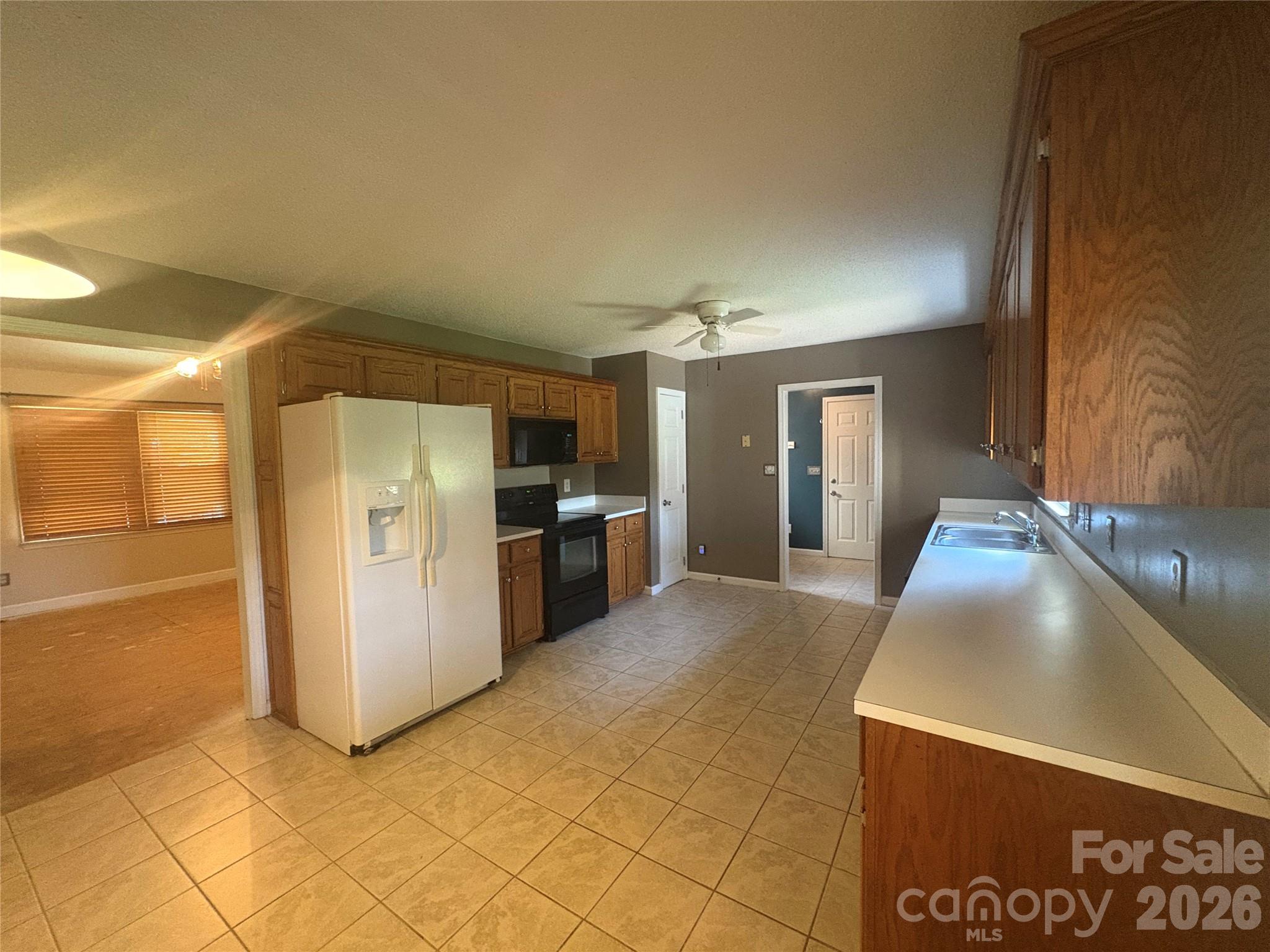4105 Salem Pointe Drive Property Photo 8