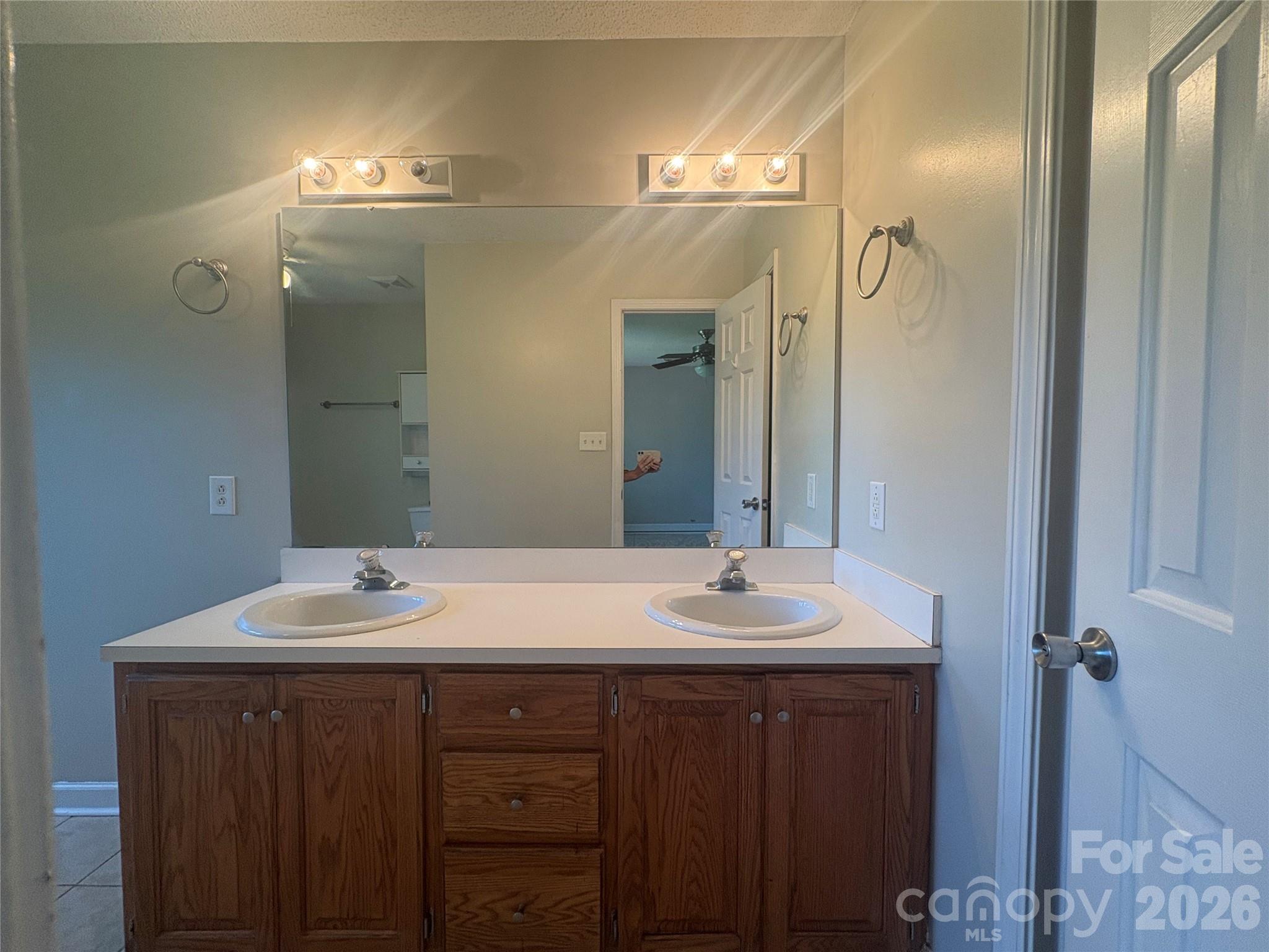 4105 Salem Pointe Drive Property Photo 13