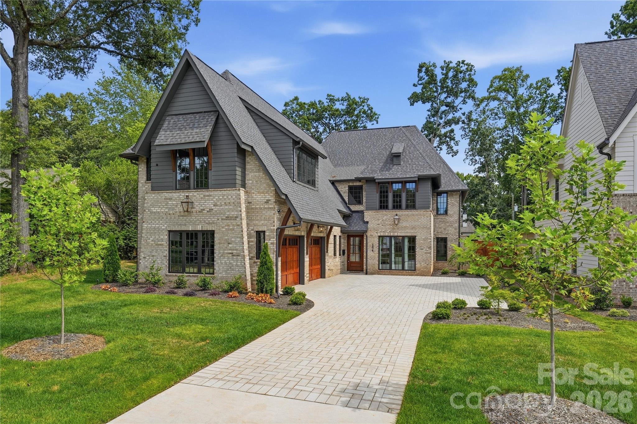 154 N Canterbury Road Property Photo 2