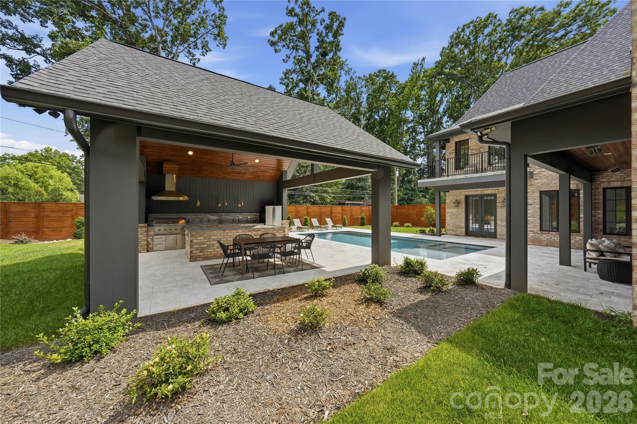 154 N Canterbury Road Property Photo 3
