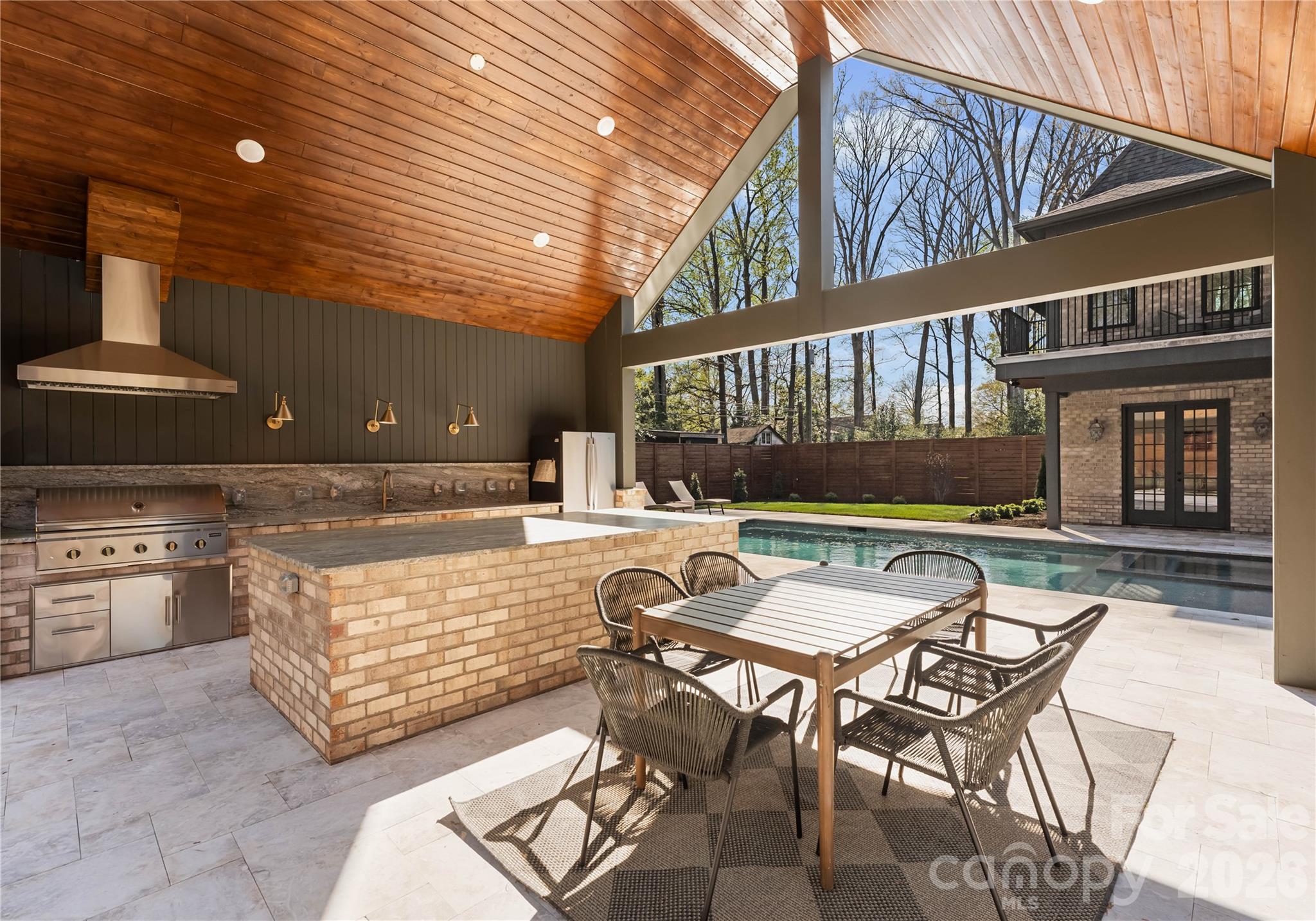 154 N Canterbury Road Property Photo 7