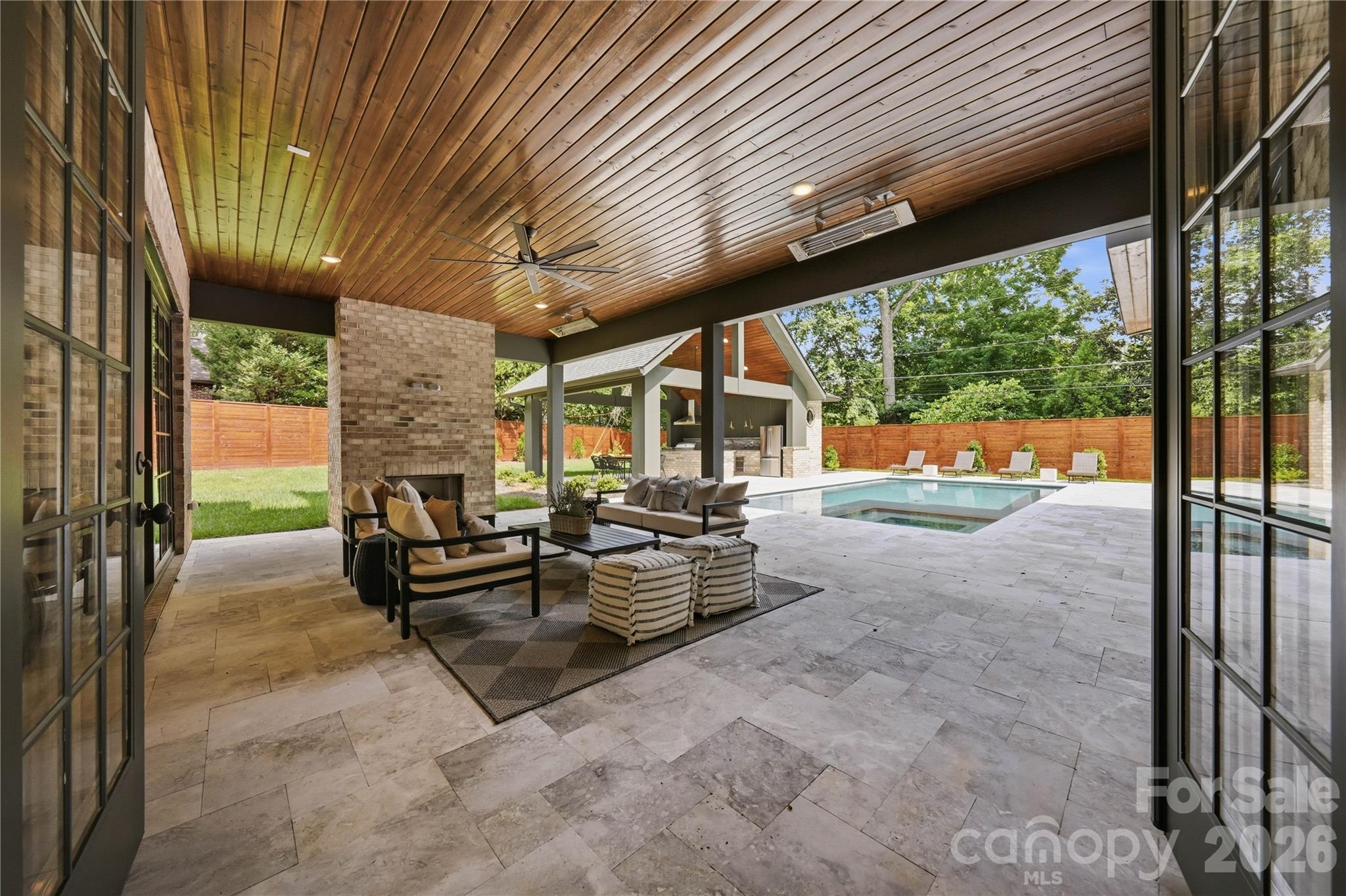 154 N Canterbury Road Property Photo 8