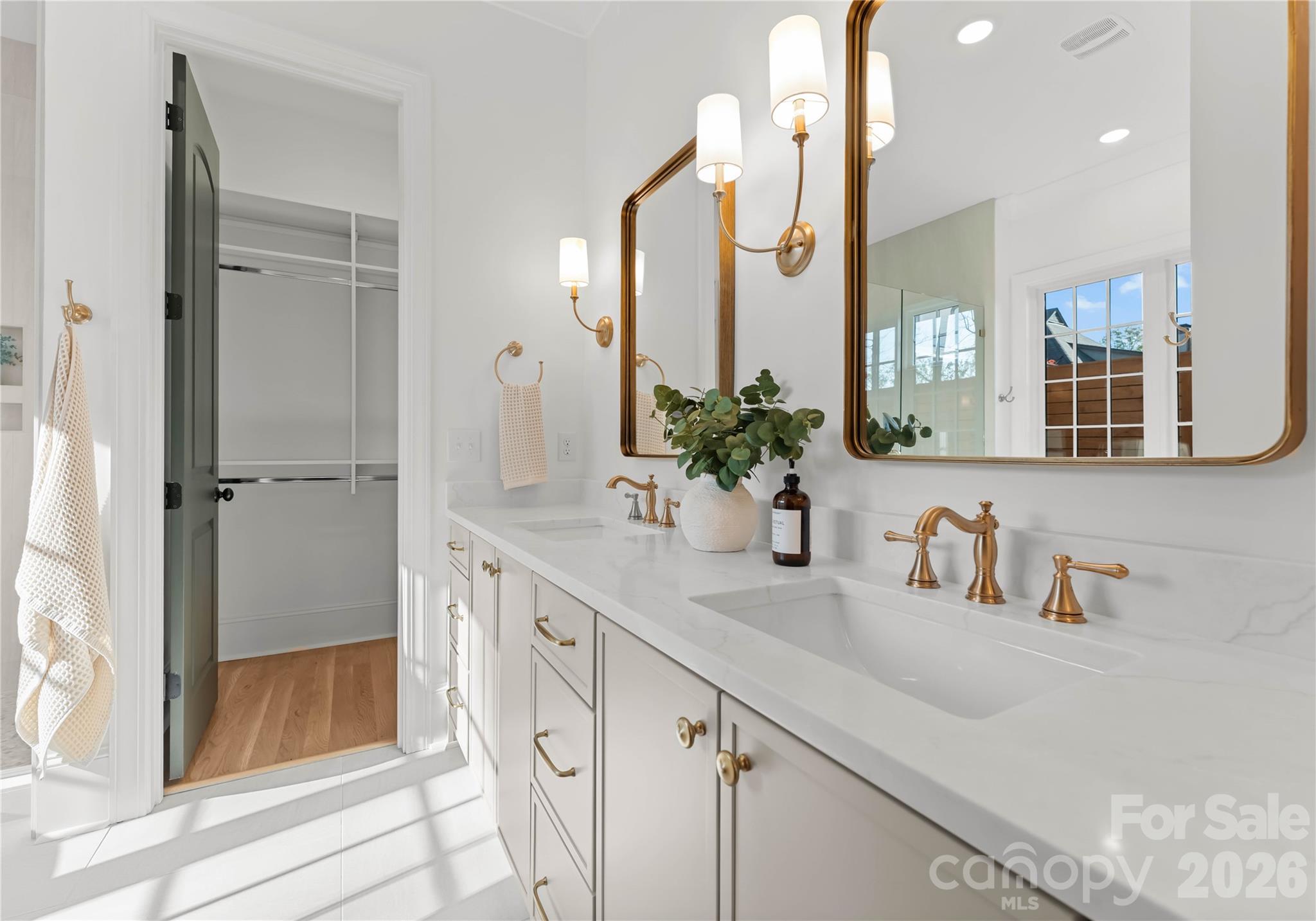 154 N Canterbury Road Property Photo 34
