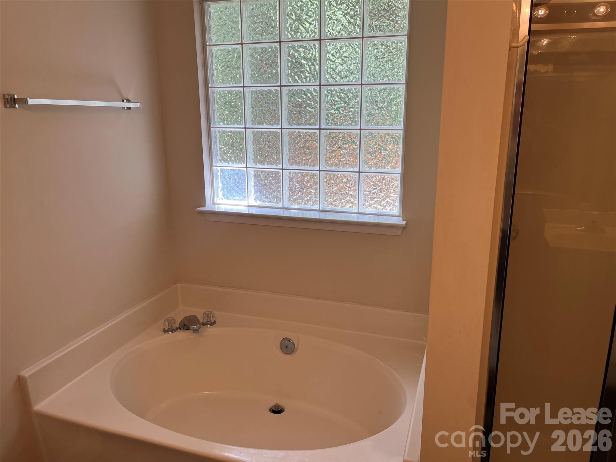 2919 Springs Drive Property Photo 8