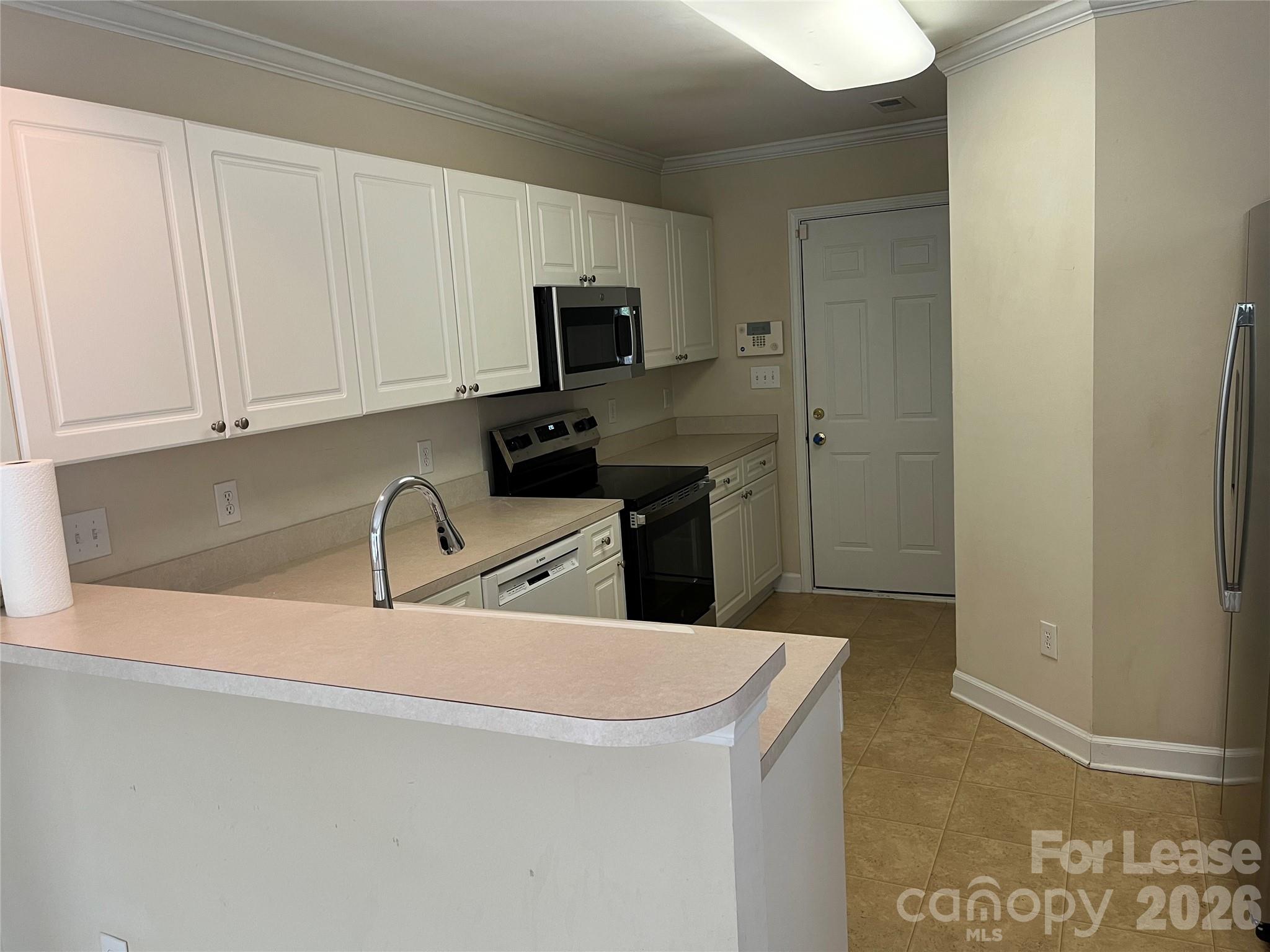 2919 Springs Drive Property Photo 12