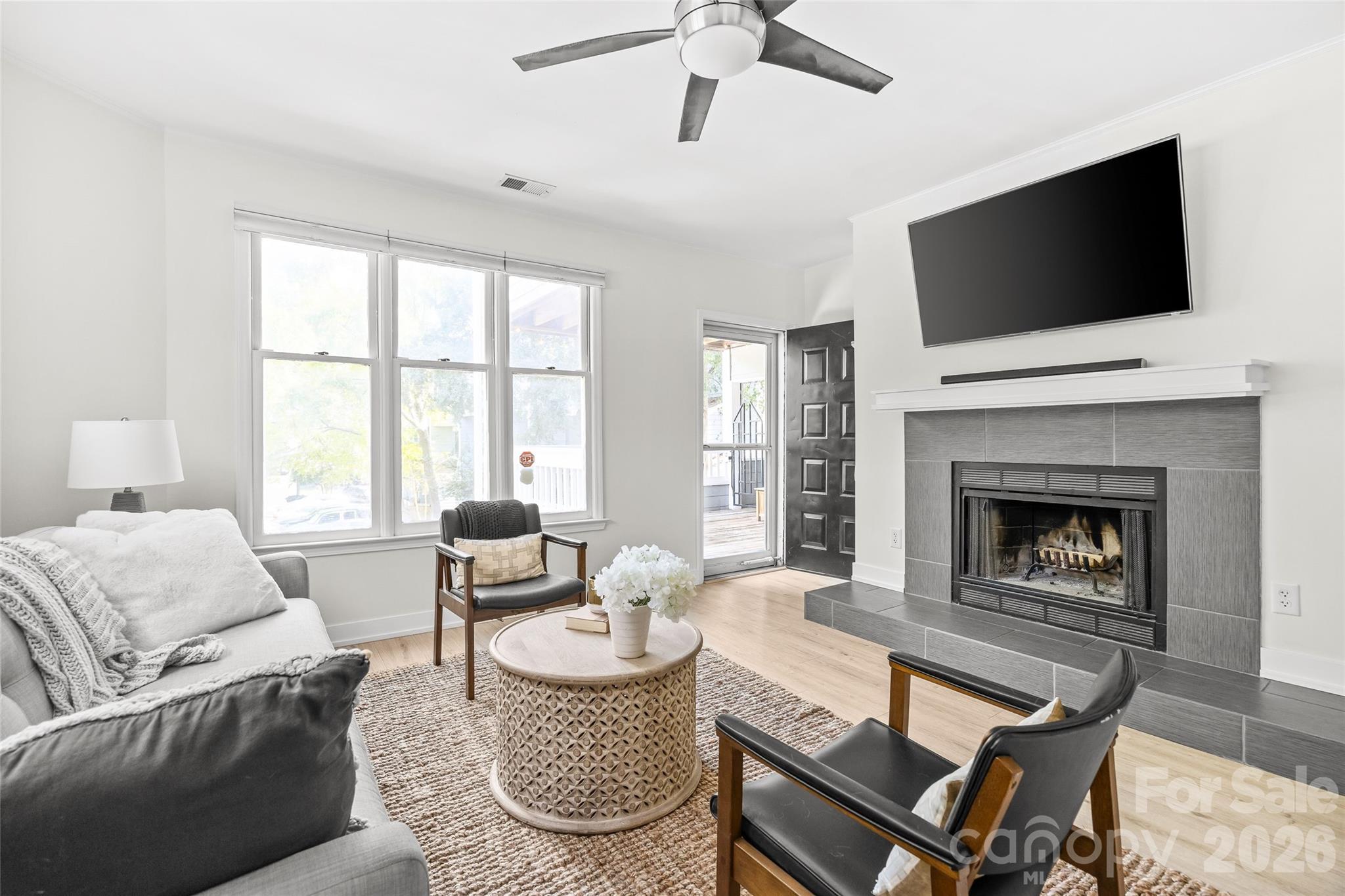 433 W 8th Street 68 Property Photo 12