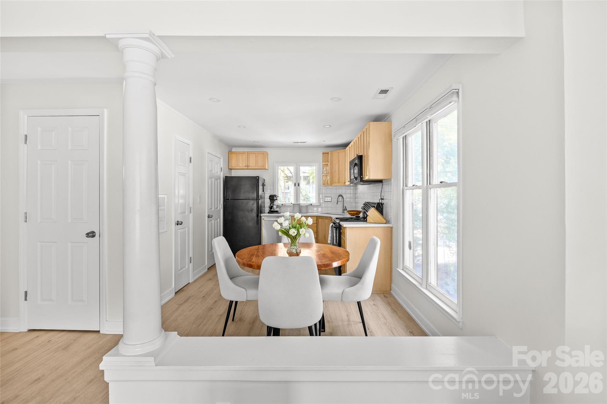 433 W 8th Street 68 Property Photo 13