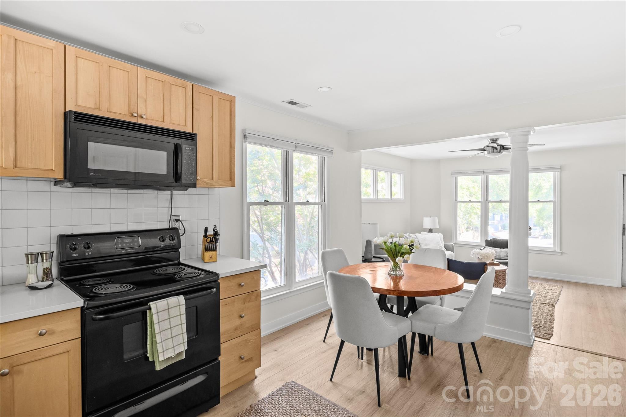 433 W 8th Street 68 Property Photo 17