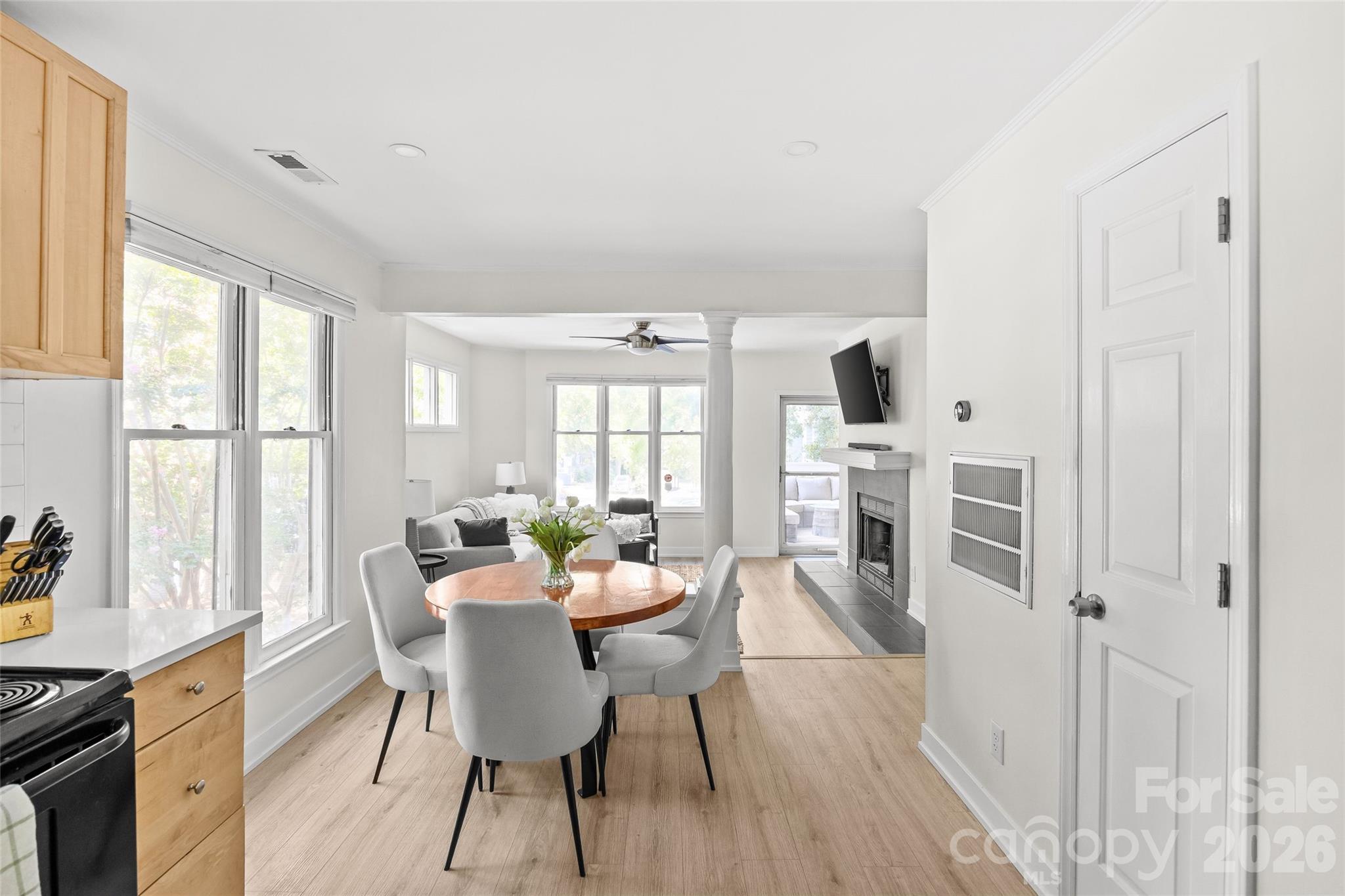 433 W 8th Street 68 Property Photo 19