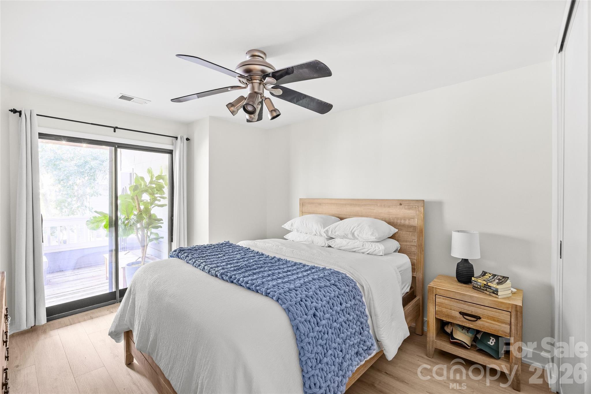 433 W 8th Street 68 Property Photo 20