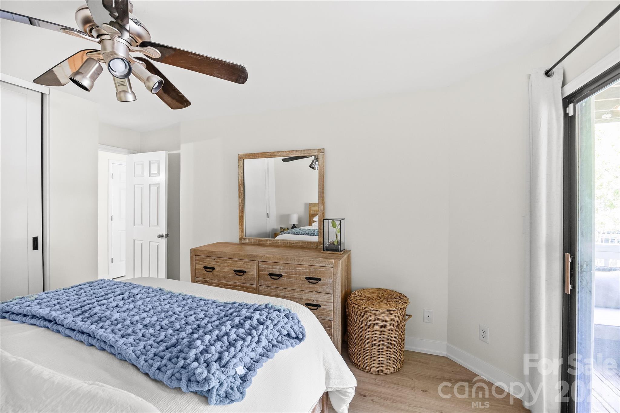 433 W 8th Street 68 Property Photo 21