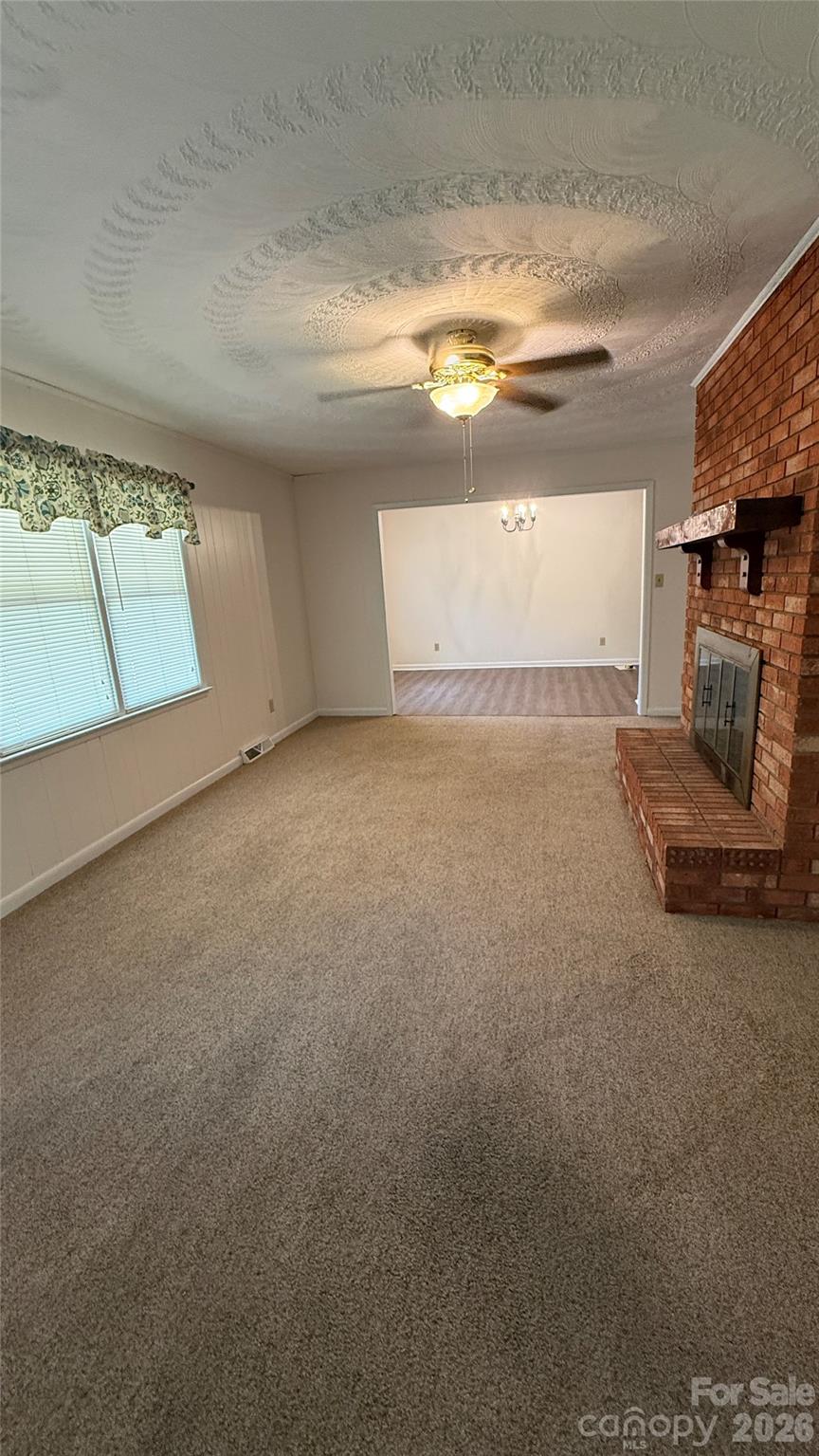 3858 Dover Street Property Photo 6