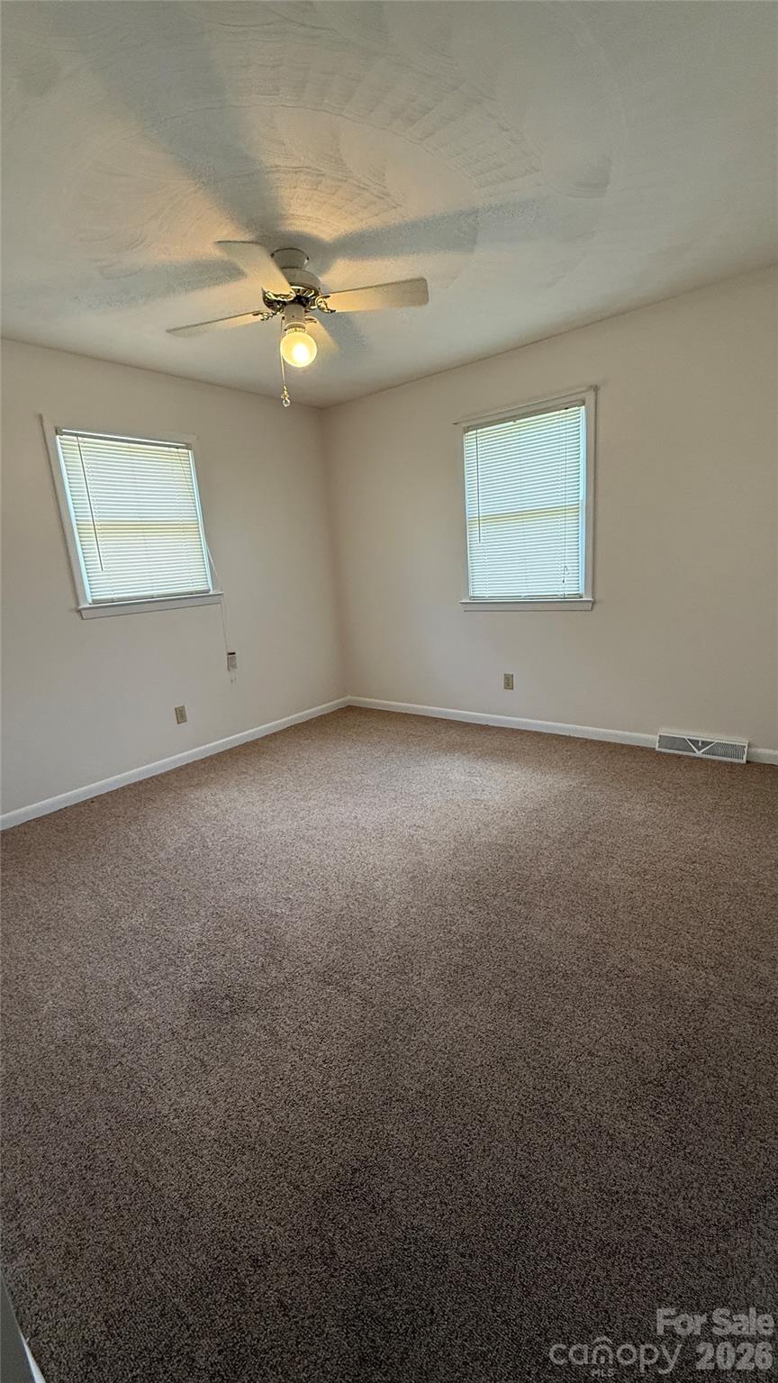 3858 Dover Street Property Photo 8