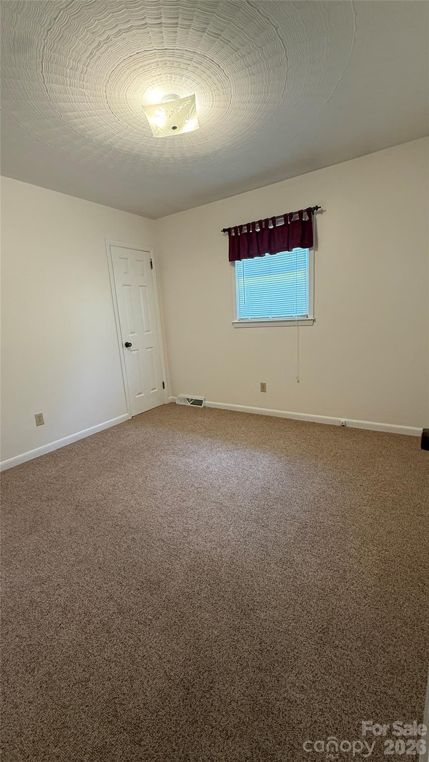 3858 Dover Street Property Photo 10