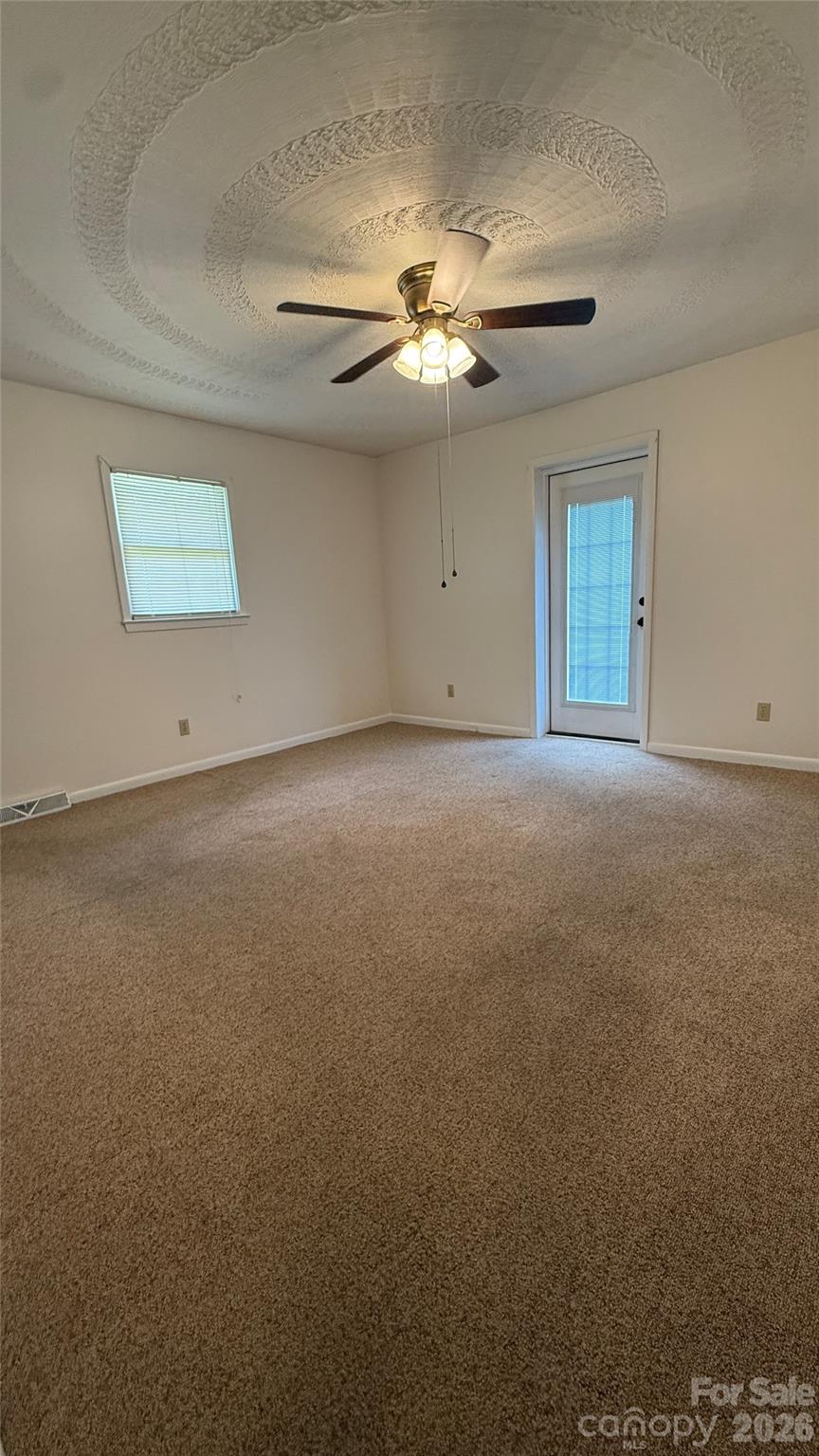 3858 Dover Street Property Photo 11