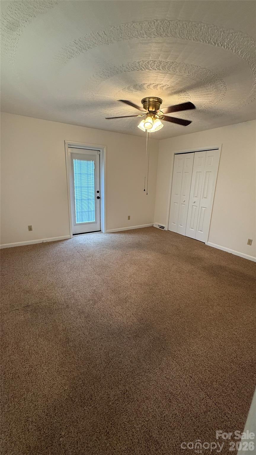 3858 Dover Street Property Photo 13