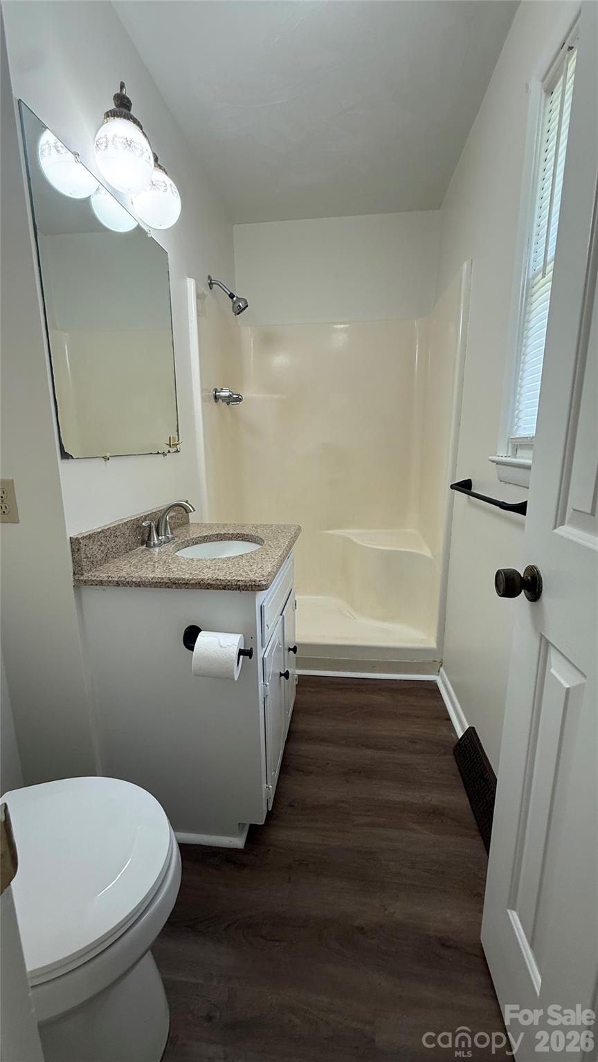 3858 Dover Street Property Photo 14