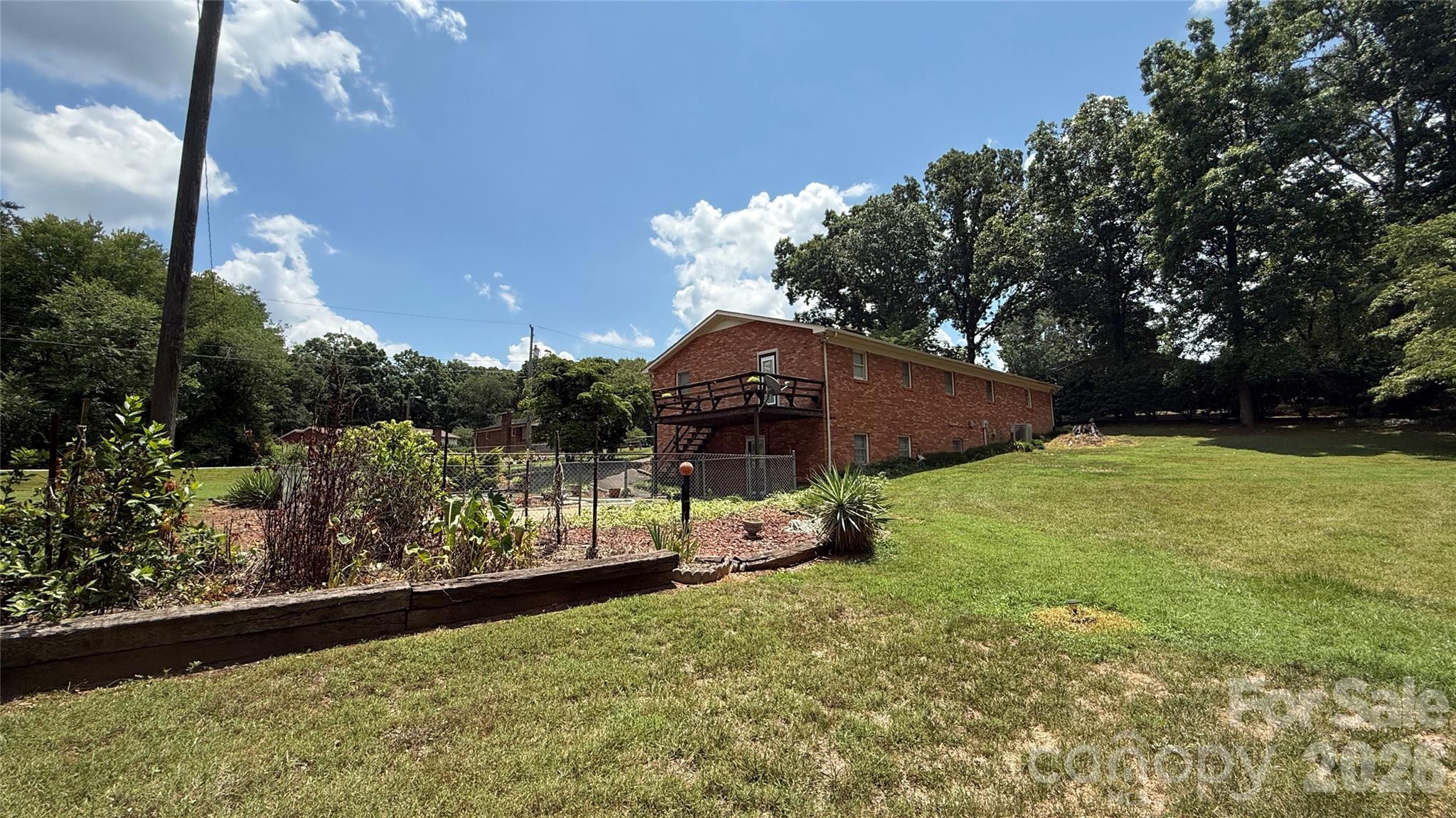 3858 Dover Street Property Photo 24