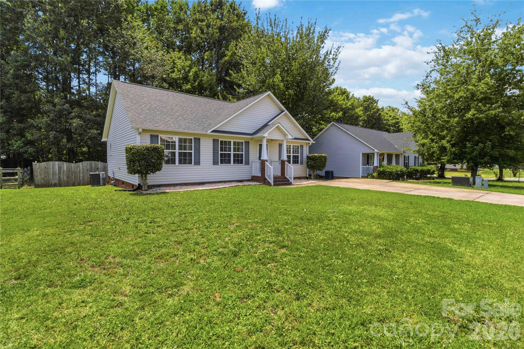 1134 Allison Bluff Trail Property Photo 2