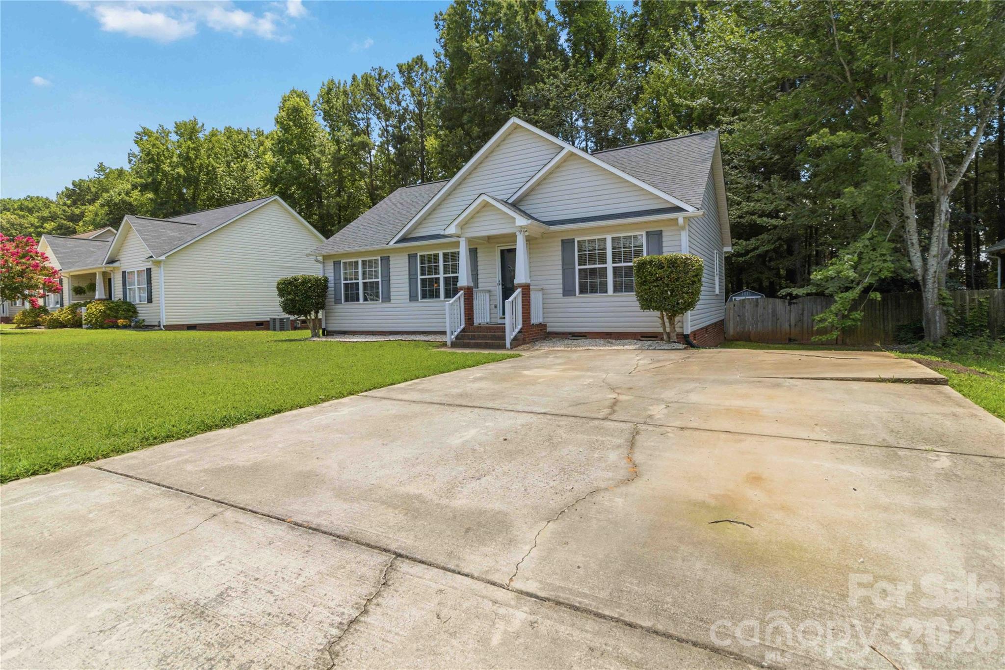 1134 Allison Bluff Trail Property Photo 3
