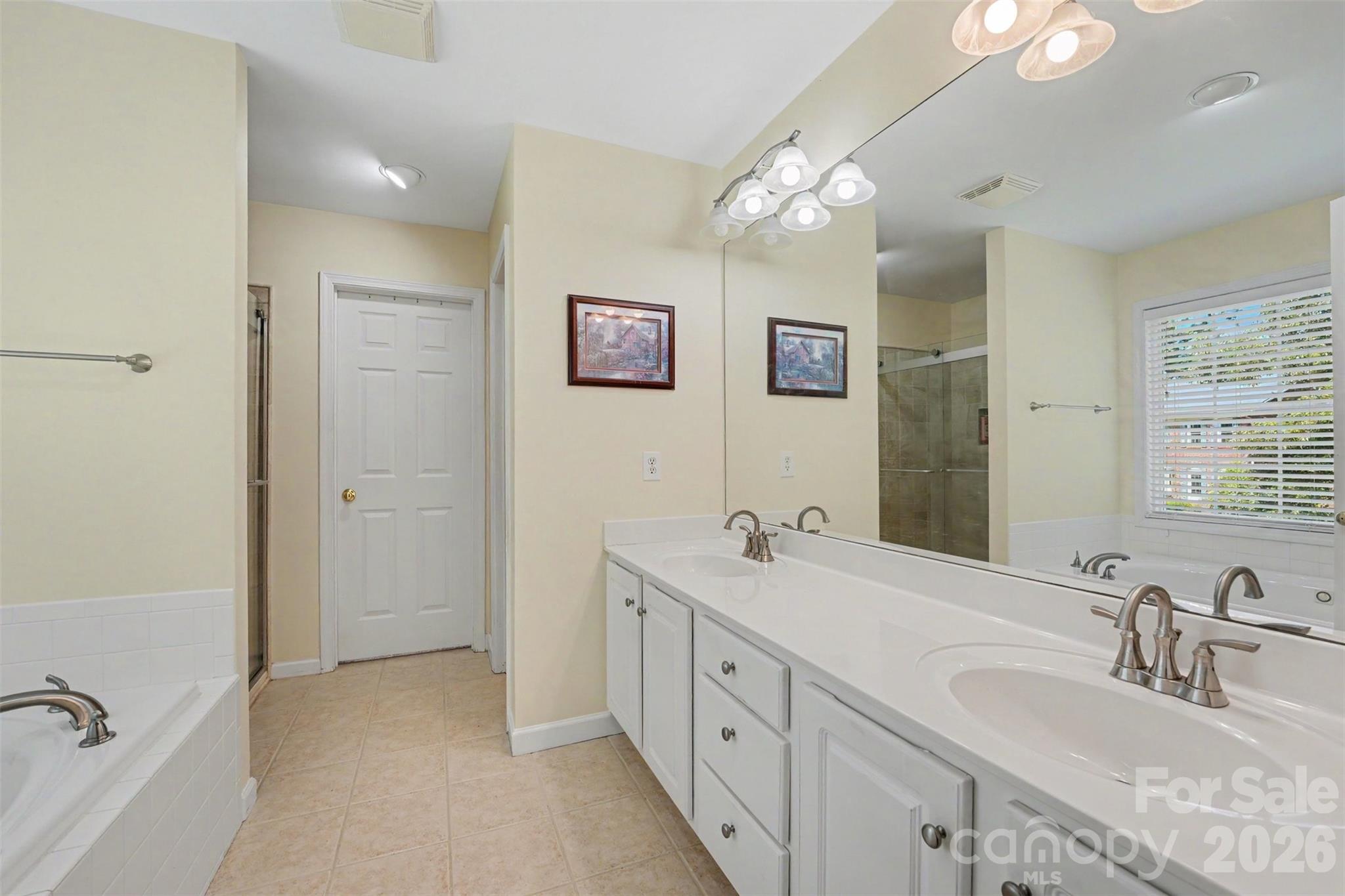 4858 Elmhurst Drive Property Photo 4