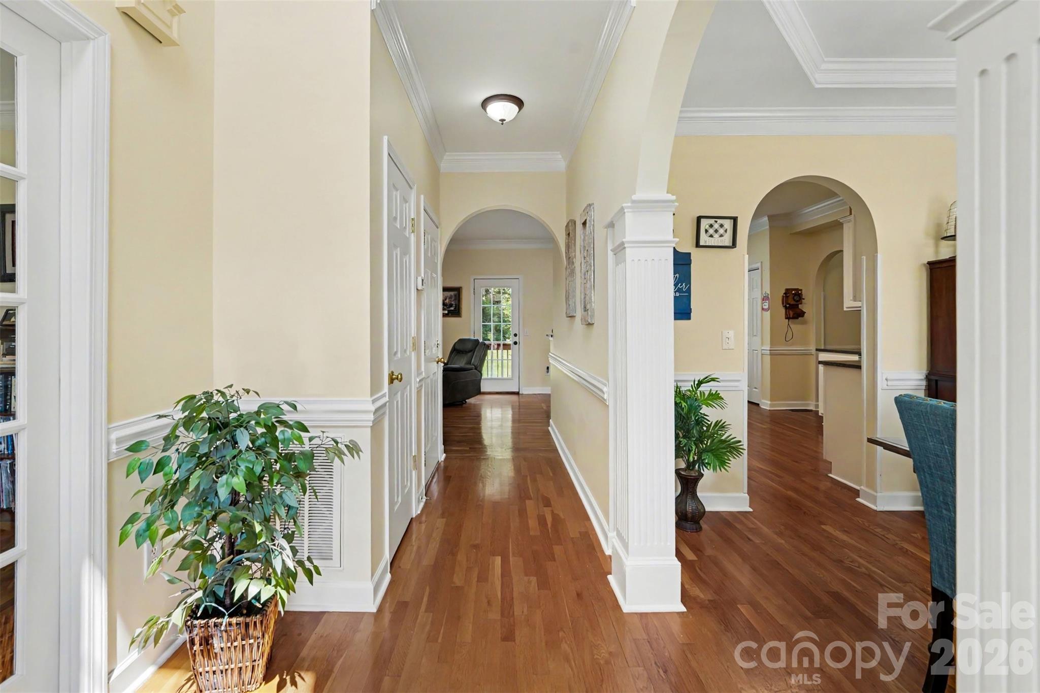 4858 Elmhurst Drive Property Photo 6