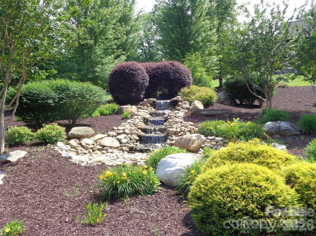 152 Woodgate Trail 95 Property Photo 11