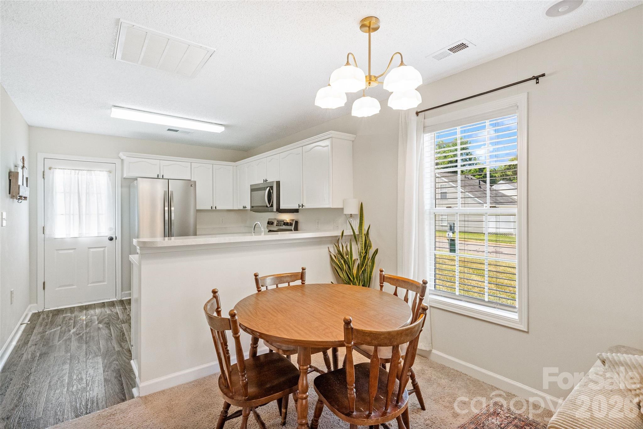 1583 Tiana Way Property Photo 11