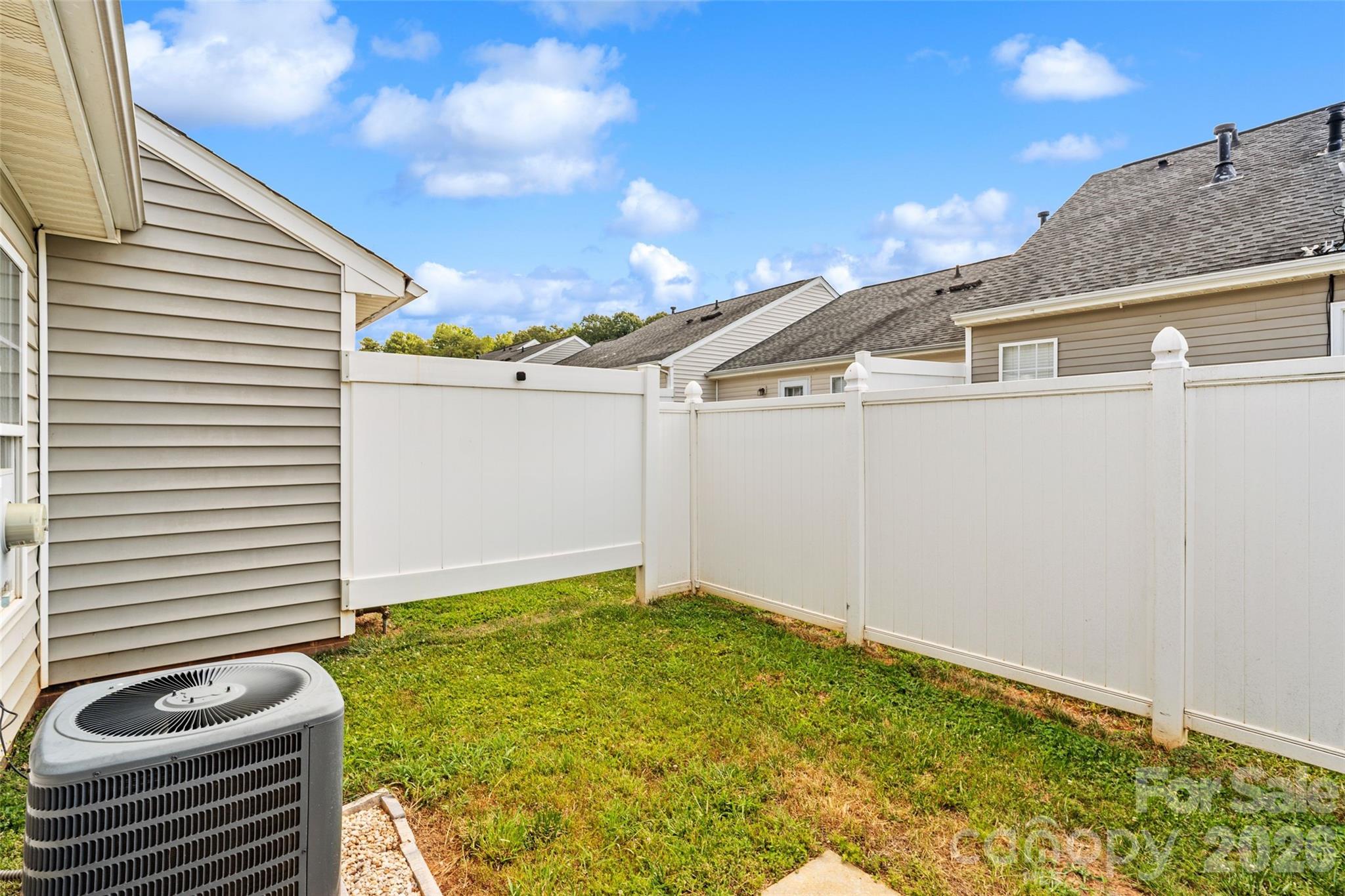 1583 Tiana Way Property Photo 27