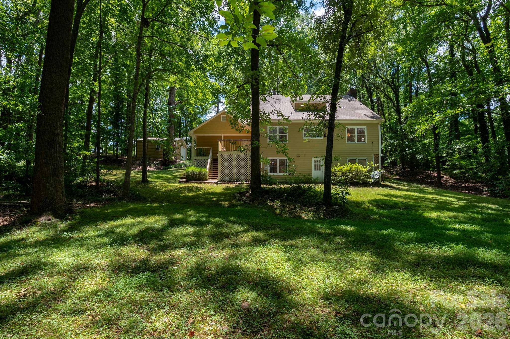 909 Woodland Forest Drive Property Photo 3