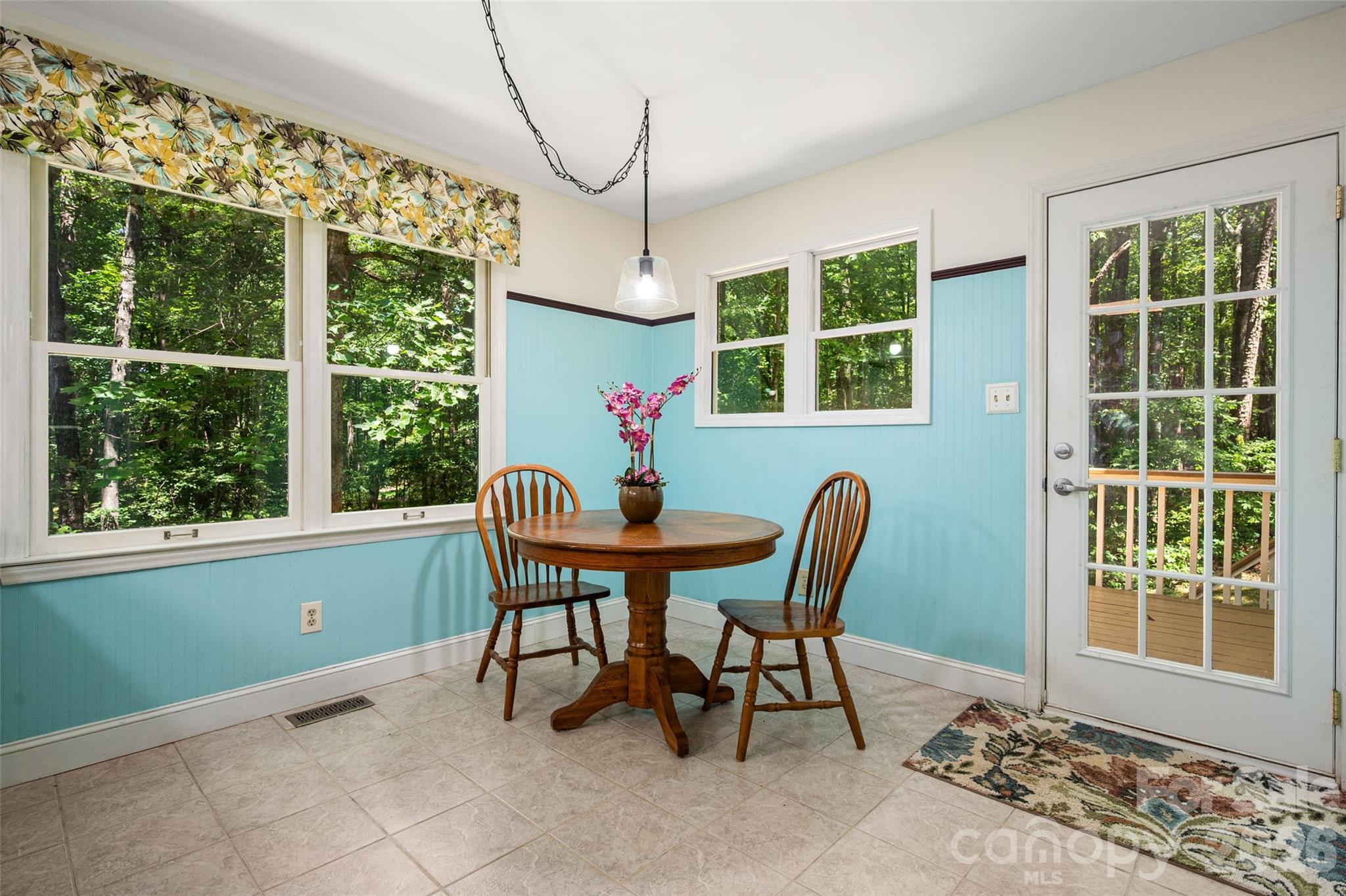 909 Woodland Forest Drive Property Photo 18