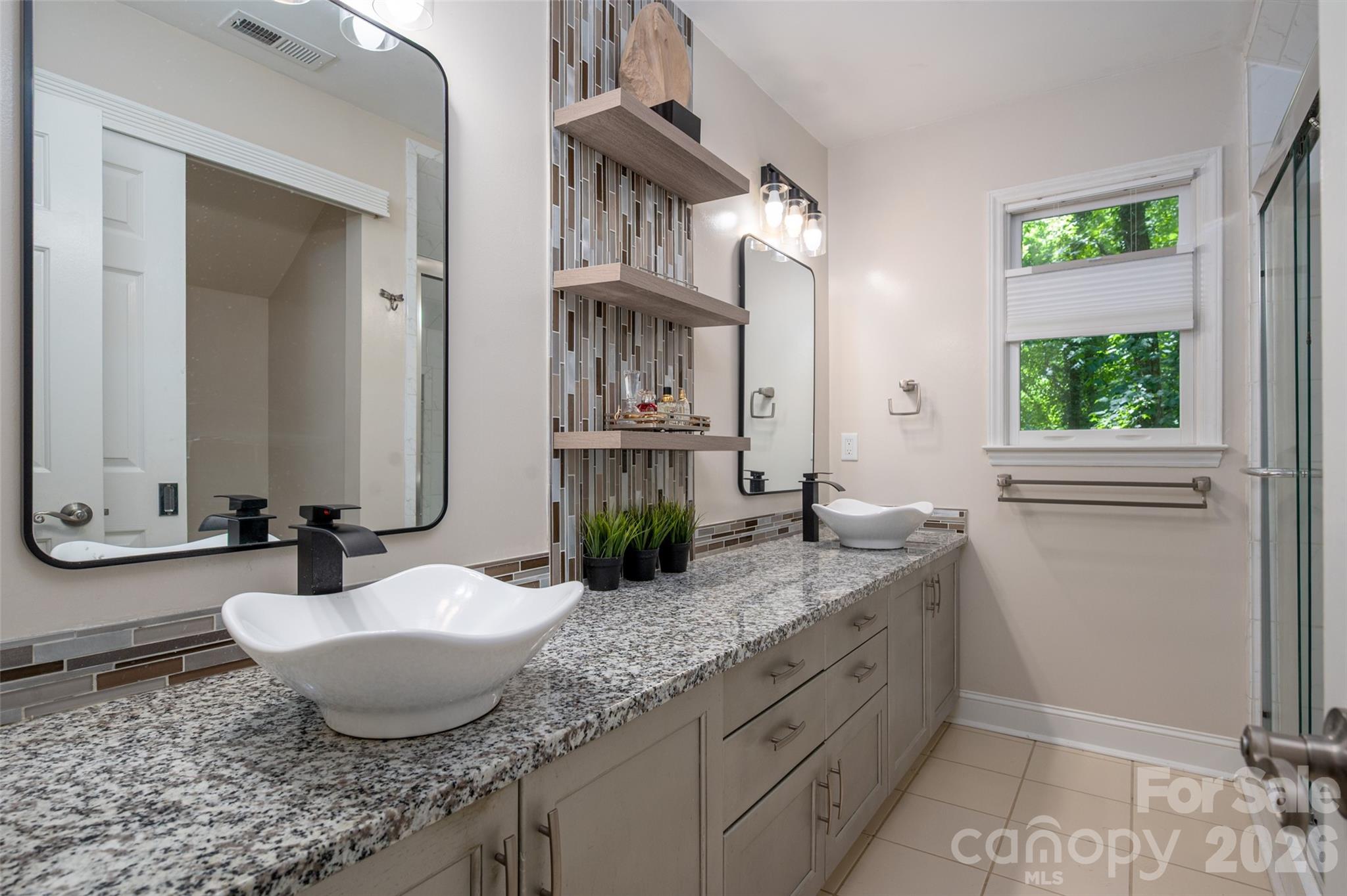 909 Woodland Forest Drive Property Photo 28