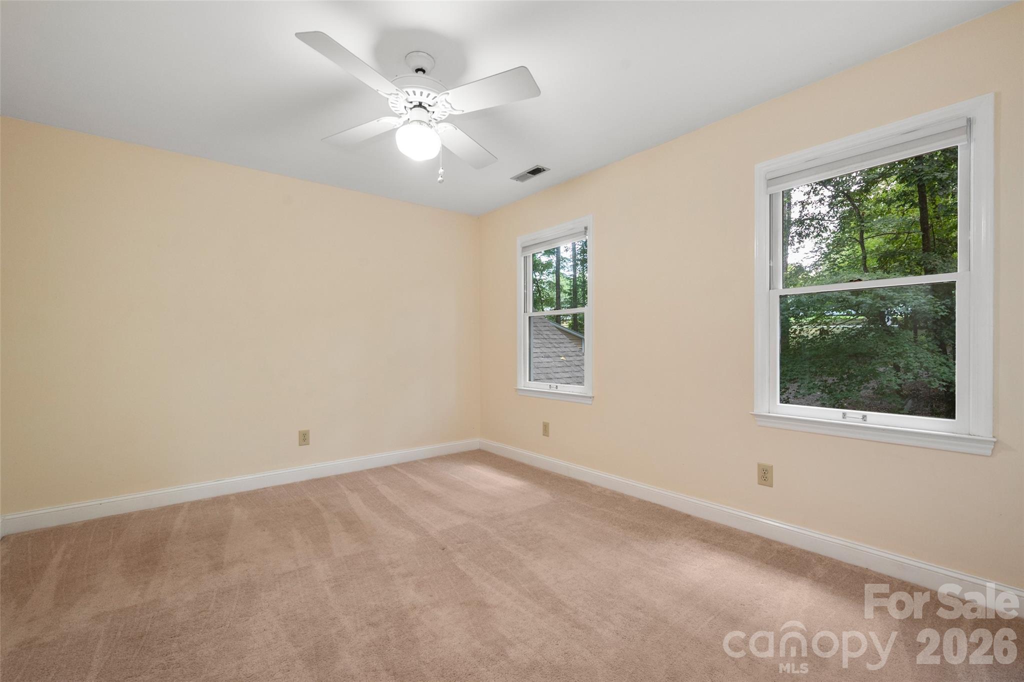 909 Woodland Forest Drive Property Photo 32