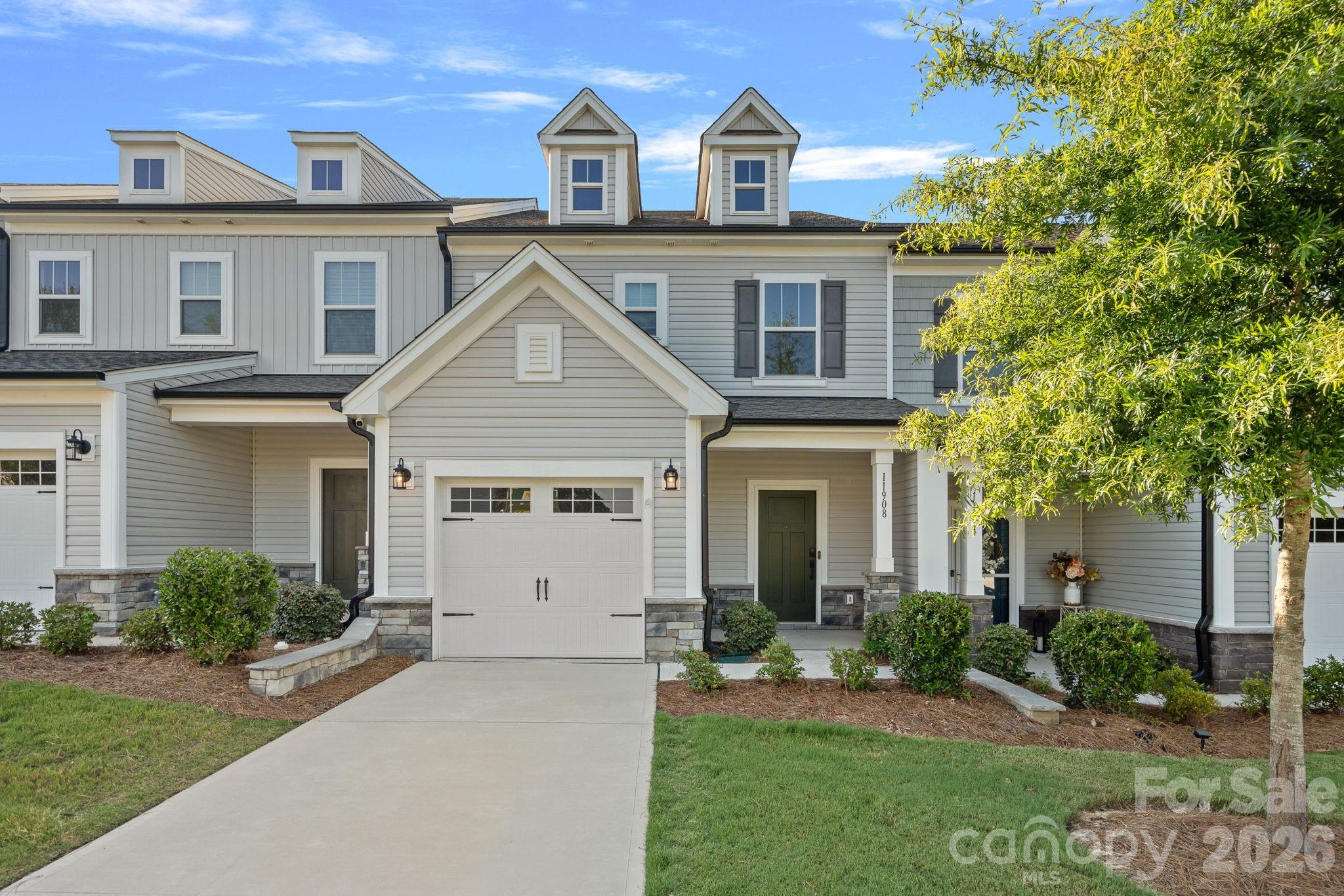 11908 Basking Drive Property Photo 1