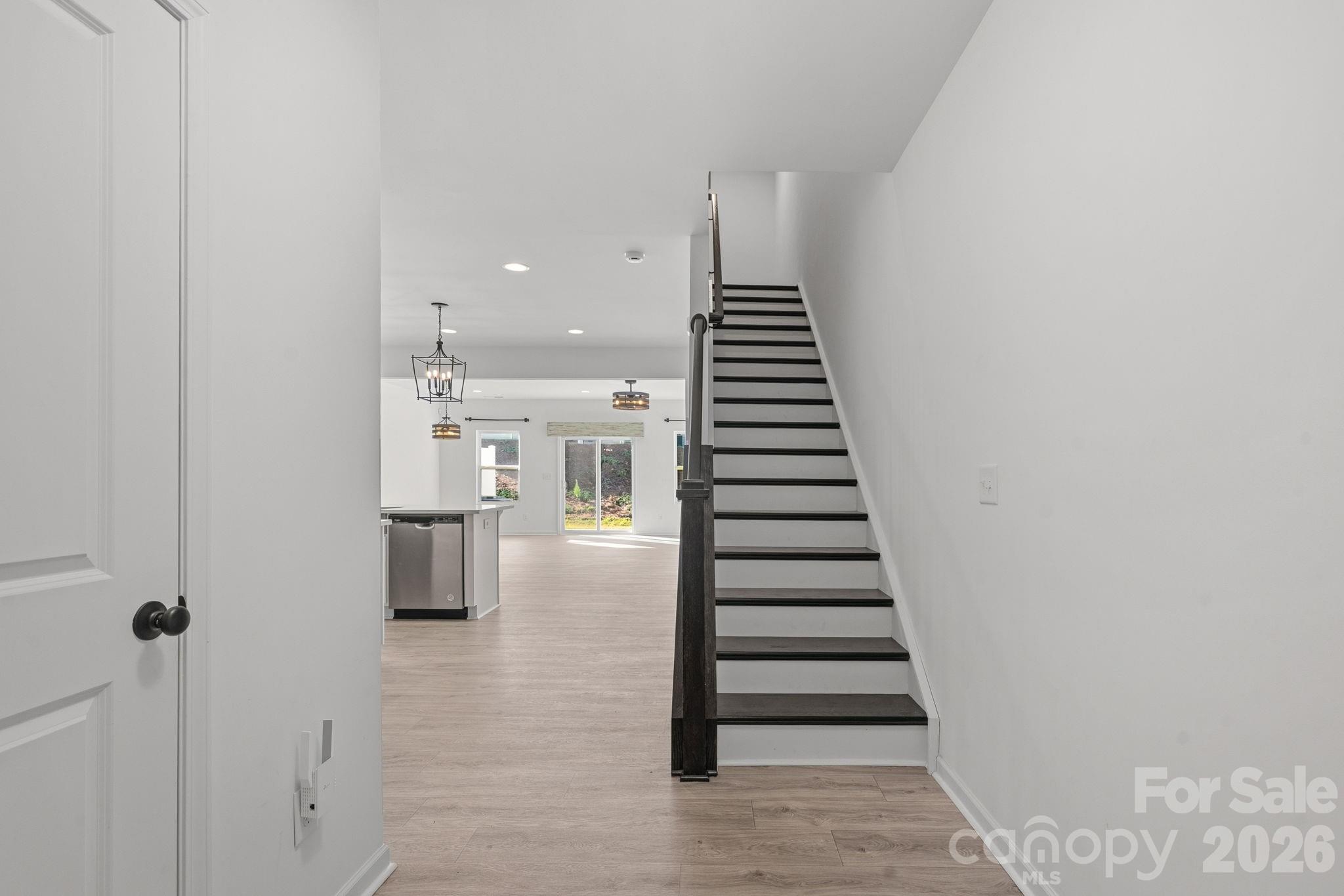 11908 Basking Drive Property Photo 4