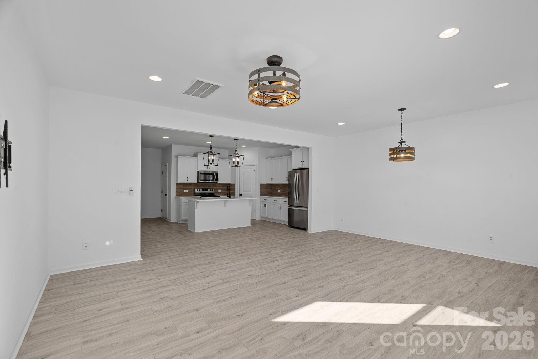 11908 Basking Drive Property Photo 12