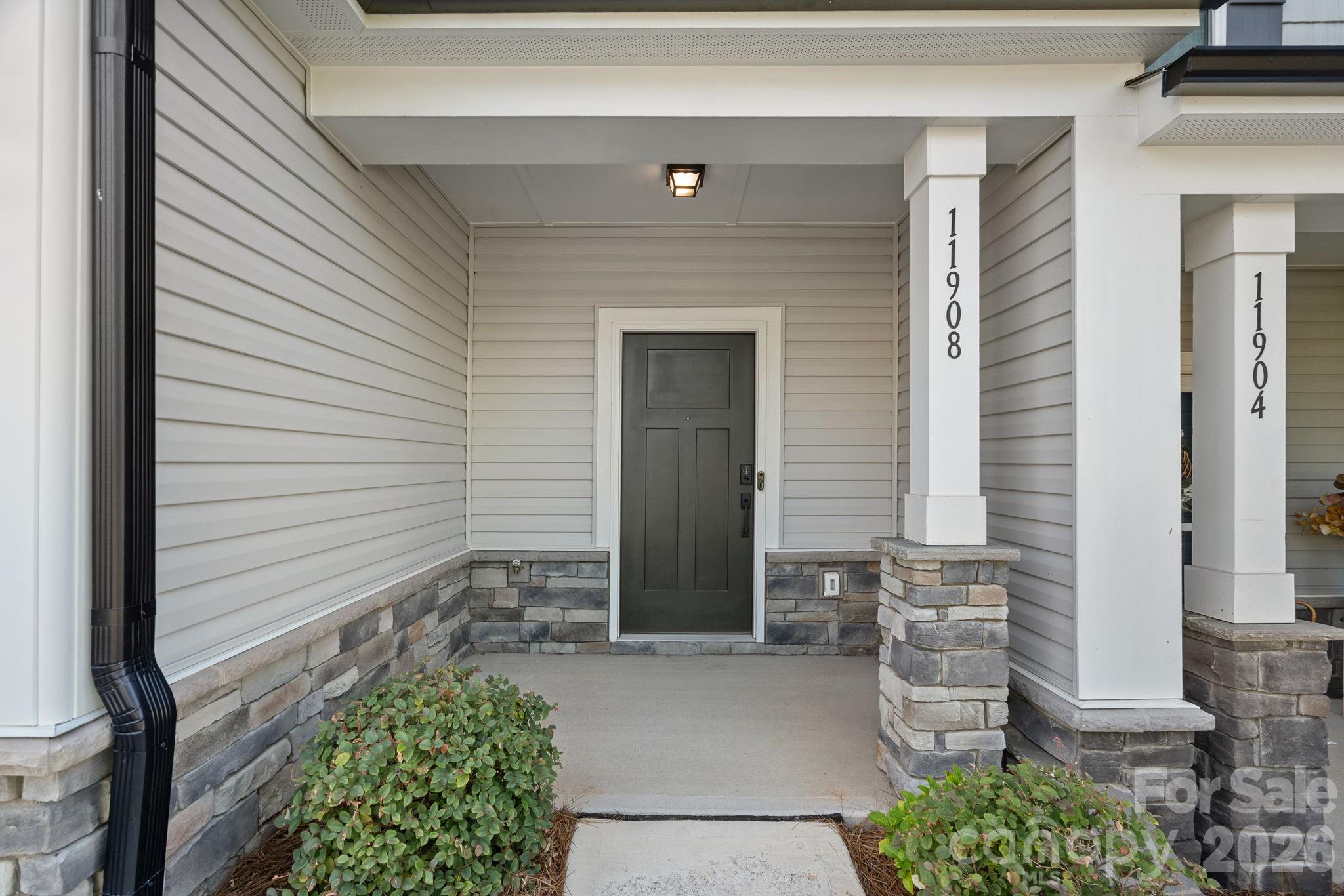 11908 Basking Drive Property Photo 24